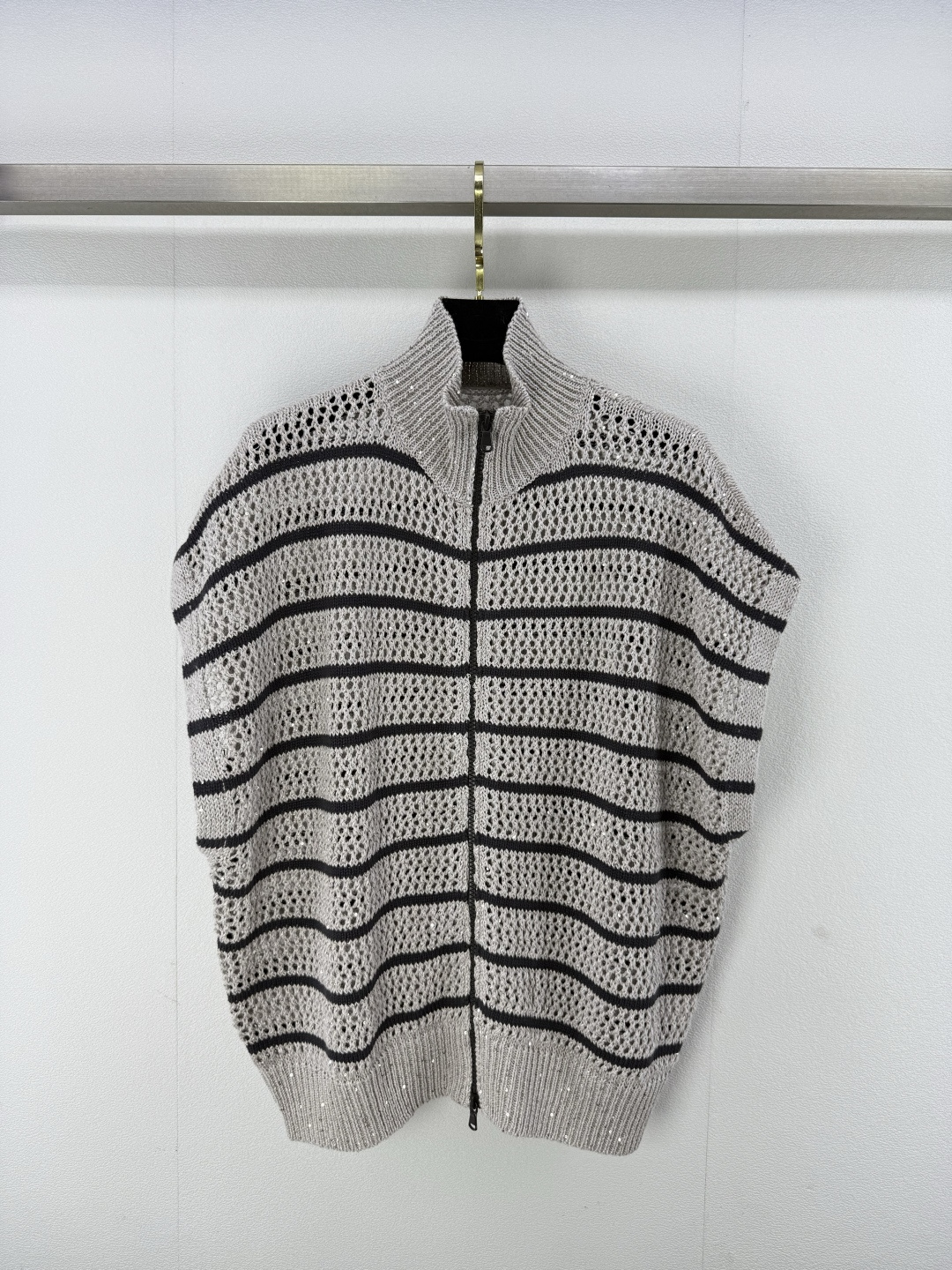 NO:321419,BC* New Details 25 New Striped Stitched Air Stand-Link Vest Cardigan!  Double zipper design, lazy and comfortable atmosphere!  Minimalist old money style outfit, Italian aesthetic color matching beads and pure cotton sequin yarn heavy industry luxury mysterious and noble 1 color 3 code SML, alexander wang19860909BC*上新细节 25 新款条纹缕空立领背心开衫！双开拉链设计,慵懒自在的氛围感！极简老钱风穿搭,意大利美学配色珠片纯棉亮片纱线重工奢华神秘又高贵 1色3码SML,,alexander wang,Women's clothing