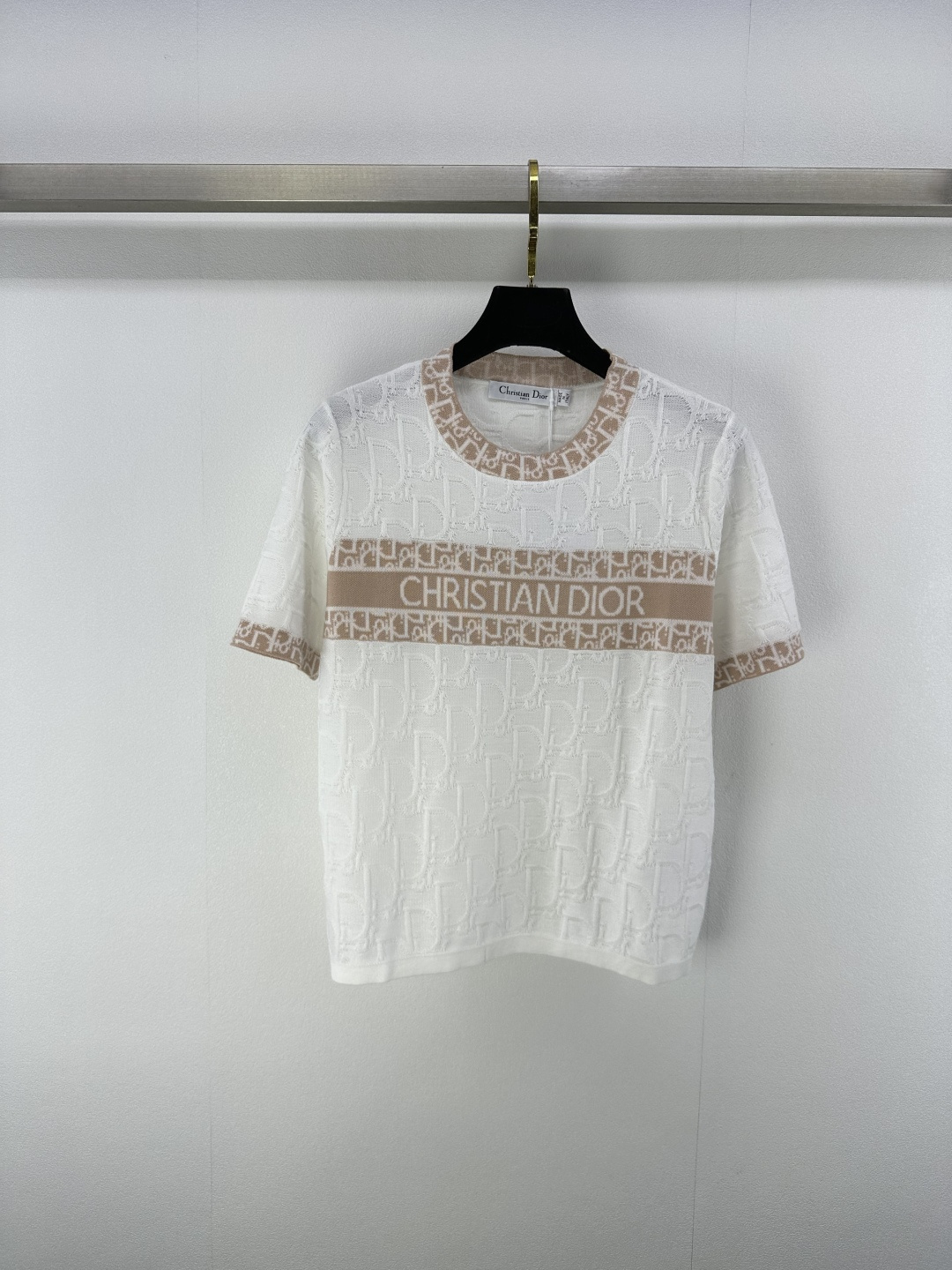NO:332178,New details on Dio* 25 Spring and summer new knitted round neck presbyterian short sleeves Classic brand presbyterian logo jacquard decoration Letter logo jacquard embellishment high-end fashionable and versatile 2 colors 3 codes SML, dior, T-shirt, alexander wang19860909Dio*上新细节 25 春夏新款针织圆领老花短袖 经典品牌老花logo提花装饰 字母logo提花点缀 高级时髦百搭 2色3码SML,,dior,T-shirt,alexander wang,Women's clothing