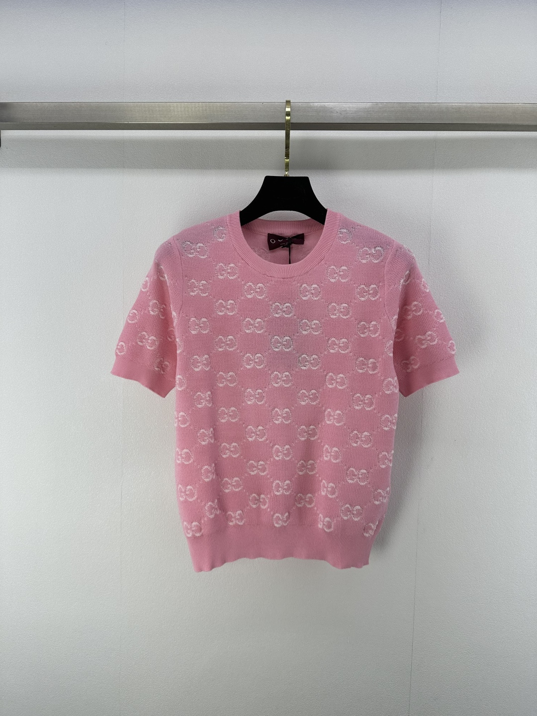 NO:409941,New details on Gucc* 25 Spring and summer new knitted round neck double G short sleeves Classic double Glogo jacquard decoration Regular style Classic fashionable light luxury versatile 2 colors 3 size SML, gucci, T-shirt, alexander wang19860909Gucc*上新细节 25 春夏新款针织圆领双G短袖 经典双Glogo提花装饰 常规版型 经典时髦轻奢百搭 2色3码SML,,gucci,T-shirt,alexander wang,Women's clothing