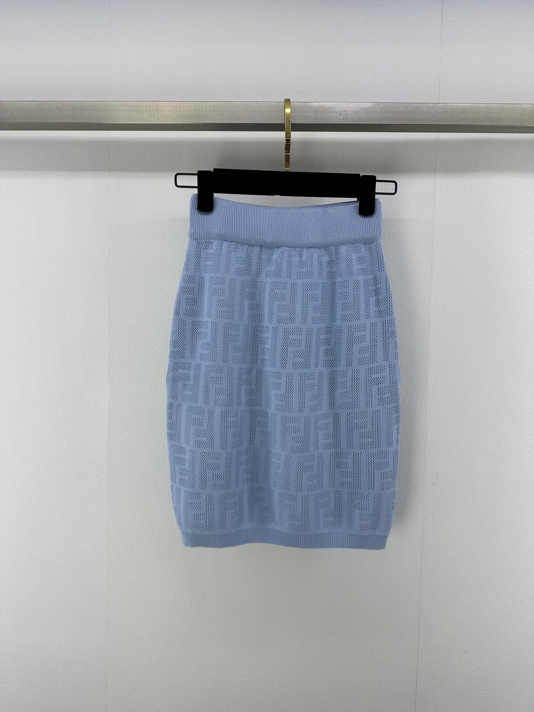 NO:413920,FEND* New details 25 Spring and Summer Latest Pretty Skirt!  Customized cotton yarn weaving, comfortable texture, elasticity, rich design highlights the layers, high-end and crisp overall shape, create a unique fashionable style of the brand, regular tailoring, inclusive figure, and a must-have for relaxed and fashionable style!  3 color 3 code SML, fendi, skirts, alexander wang19860909FEND* 上新细节 25 春夏最新老花半裙！定制棉纶纱线织造 质感舒适 弹力十足设计丰富凸显层次 整体造型高级挺括 打造品牌特有时髦风格 常规剪裁 包容身材 松弛时髦风格必备！ 3色3码SML,,fendi,skirts,alexander wang,Women's clothing