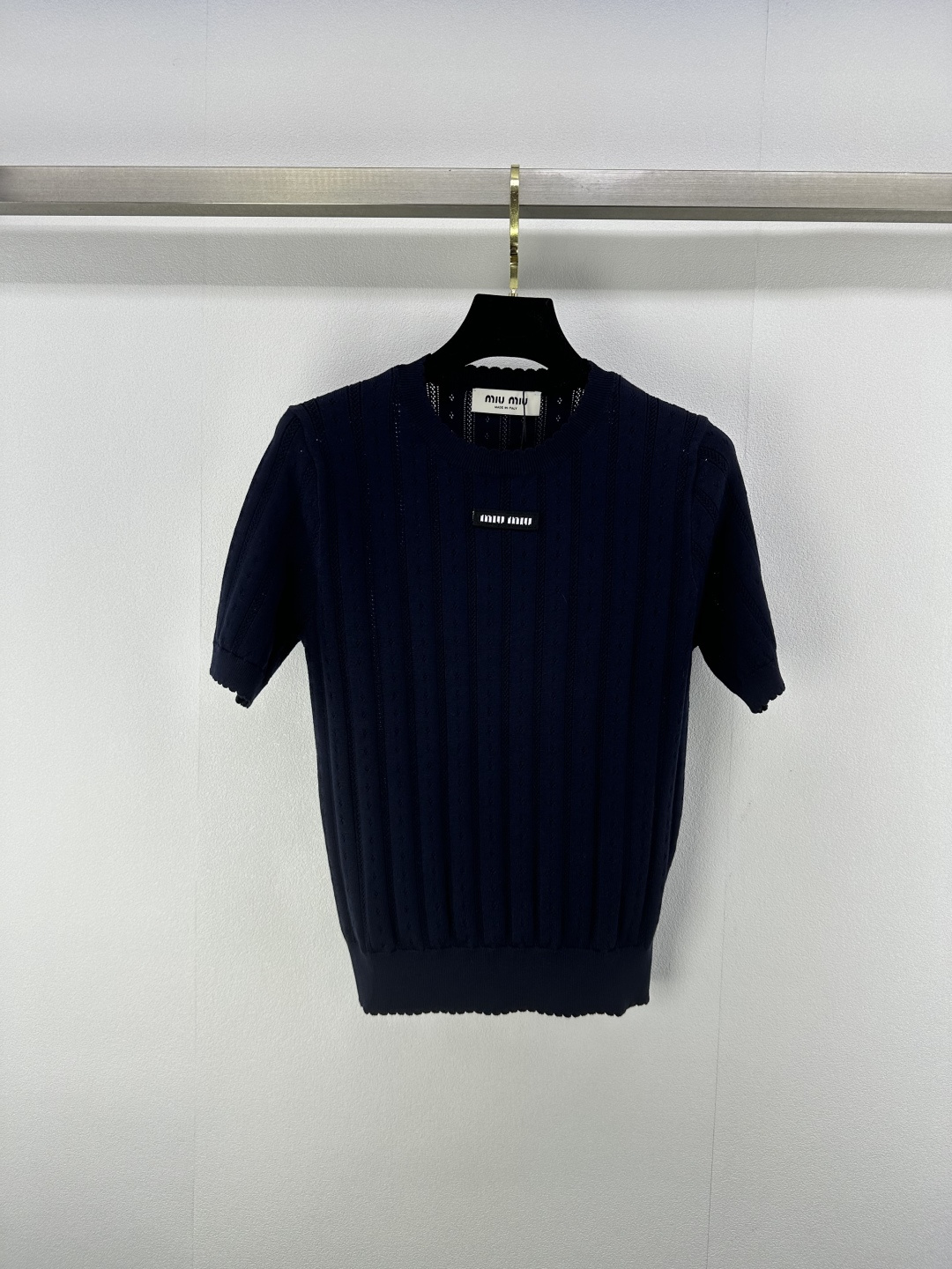 NO:416701,Miumi* new details 25 spring and summer new knitted round neck short sleeves lace border design classic letter logo decoration hollow design comfortable and fashionable versatile 3 colors 3 codes SML, miumiu, T-shirt, alexander wang19860909Miumi*上新细节 25 春夏新款针织圆领短袖 花边包边设计 经典字母logo章仔装饰 镂空设计 舒适时髦百搭 3色3码SML,,miumiu,T-shirt,alexander wang,Women's clothing