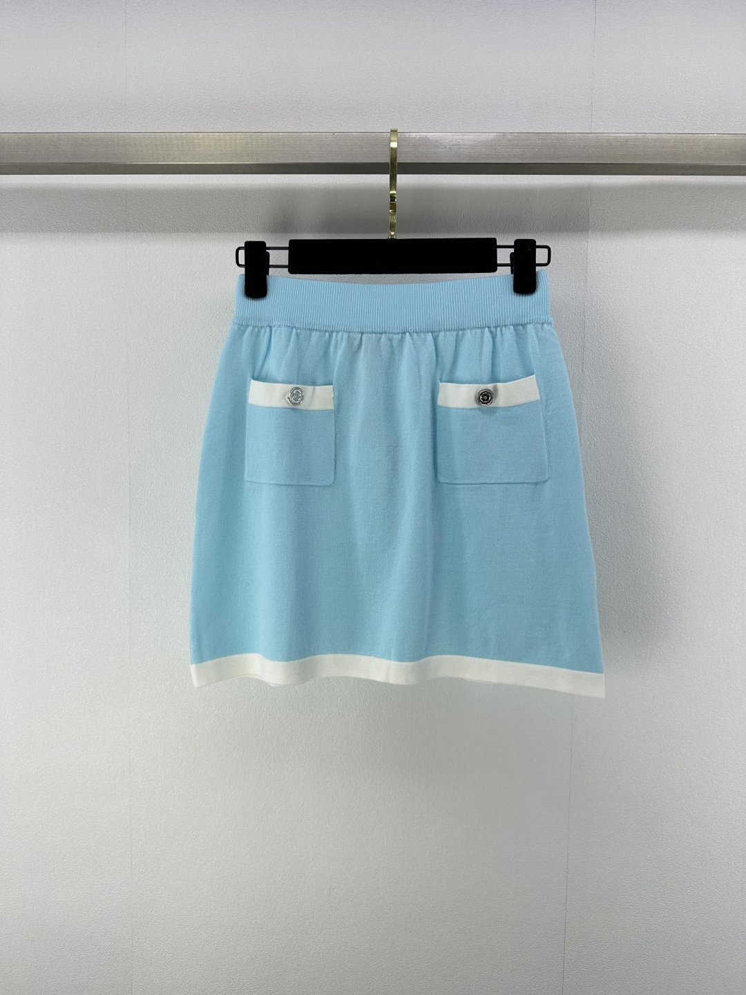 NO:416641,Chane* new details 25 spring and summer new knitted skirt elastic waist A-line style two-pocket decoration yb open mold double clogo button embellishment high-end fashionable and exquisite 2 colors 3 codes SML, chanel, skirts, alexander wang19860909Chane*上新细节 25 春夏新款针织半裙 松紧腰A字版型 两口袋装饰 yb开模双clogo纽扣点缀 高级时髦精致 2色3码SML,,chanel,skirts,alexander wang,Women's clothing