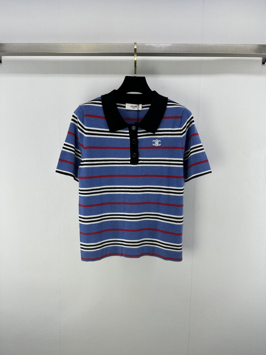 NO:422386,Celin* new details 25 summer new Polo collar knitted short sleeves Contrast striped design Classic embroidered Arc decorative age-reducing versatile college style 2 colors 3 codes SML, celine, T-shirt, alexander wang19860909Celin*上新细节 25 夏季新款Polo领针织短袖 撞色条纹设计 经典刺绣凯旋门logo装饰 减龄百搭学院风 2色3码SML,,celine,T-shirt,alexander wang,Women's clothing