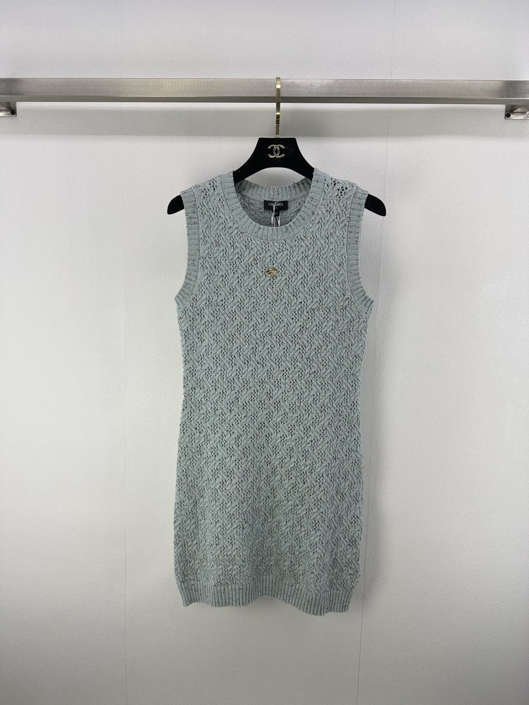 NO:431831,Chane* new details 25A spring and summer new knitted round-neck textured vest skirt fixed dyed yarn yb open mold logo hardware embellishment breaks monotonymation light up the overall shape logo logo logo logo is low-key and eye-catching, a symbol of quality and style, high-end fashionable, exquisite and versatile age-reducing 3 colors and 3 codes SML, chanel, skirts, alexander wang19860909Chane*上新细节 25A 春夏新款针织圆领纹理背心裙 定染纱线 yb开模logo五金点缀 打破单调 点亮整体造型徽标logo标识低调而醒目 是品质与格调的象征 高级时髦精致百搭减龄 3色3码SML,,chanel,skirts,alexander wang,Women's clothing