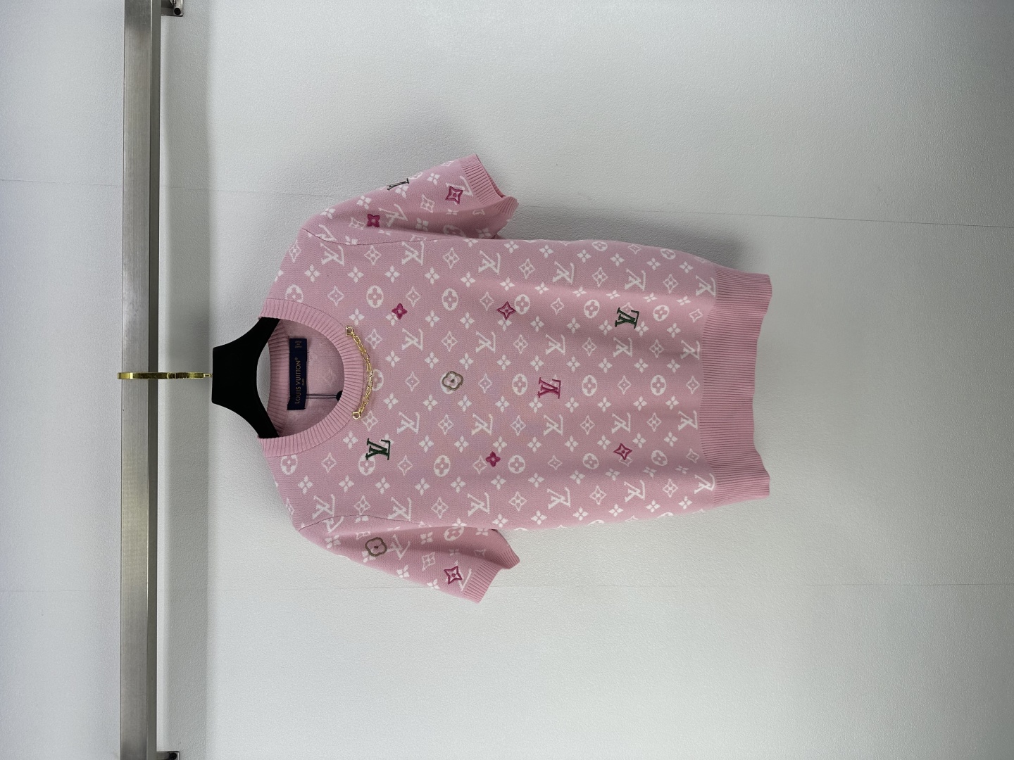 Louis Vuitton Pink Monogram Short Sleeve Knit Top Luxury Designer T-Shirt 1 cmp i1750696285341 8507 0 0