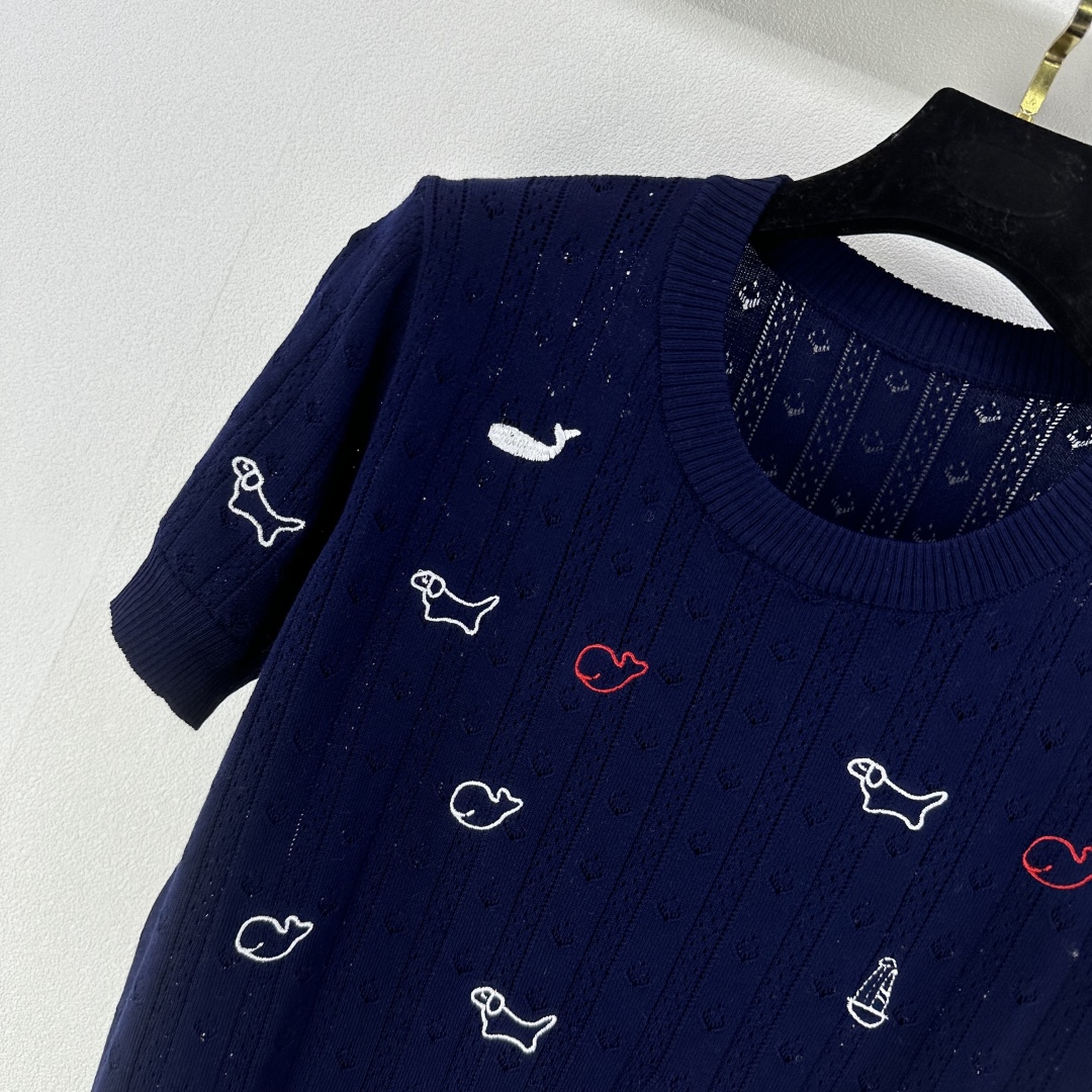 Thom Browne Women's Navy T-Shirt with Dog, Whale, and Lighthouse Embroidery 4 cmp i1750696663492 927 0 1