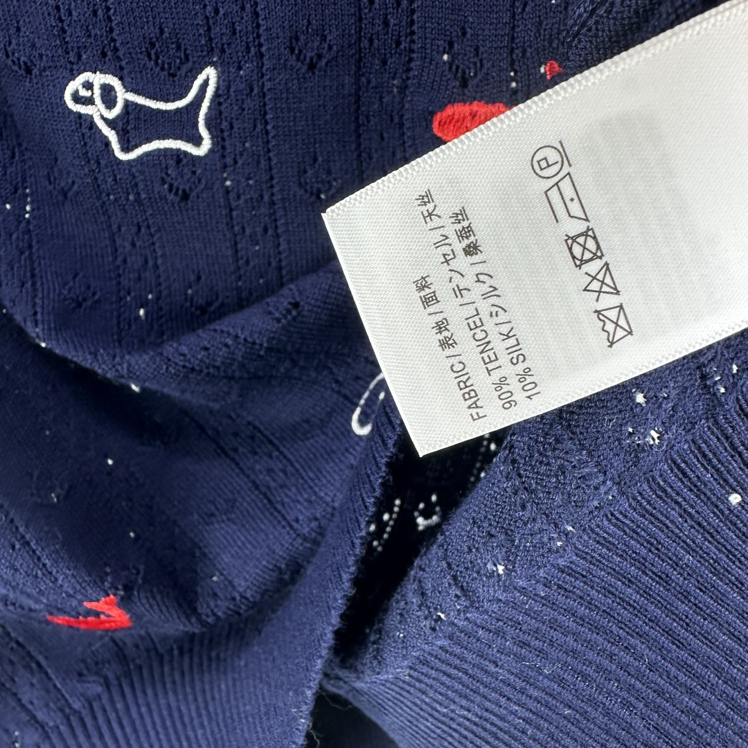 Thom Browne Women's Navy T-Shirt with Dog, Whale, and Lighthouse Embroidery 9 cmp i1750696663497 3854 0 7