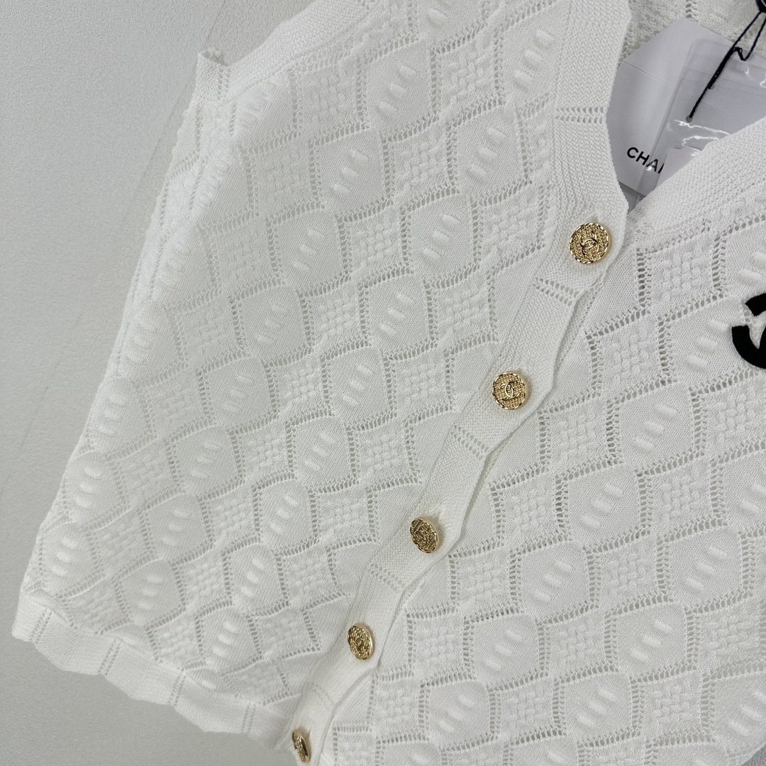 Chanel White Knit Vest Top with Golden Buttons, Women's Sleeveless Sweater 8 cmp i1750779248947 445 0 6