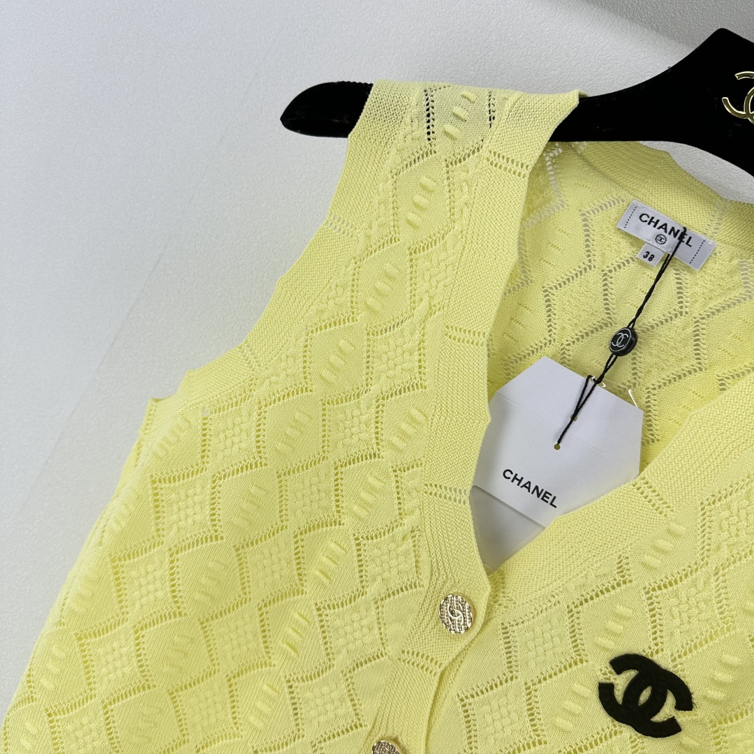 Chanel Women's Yellow Knit Vest Top with CC Logo, Size S-L 3 cmp i1750779295235 306 0 1