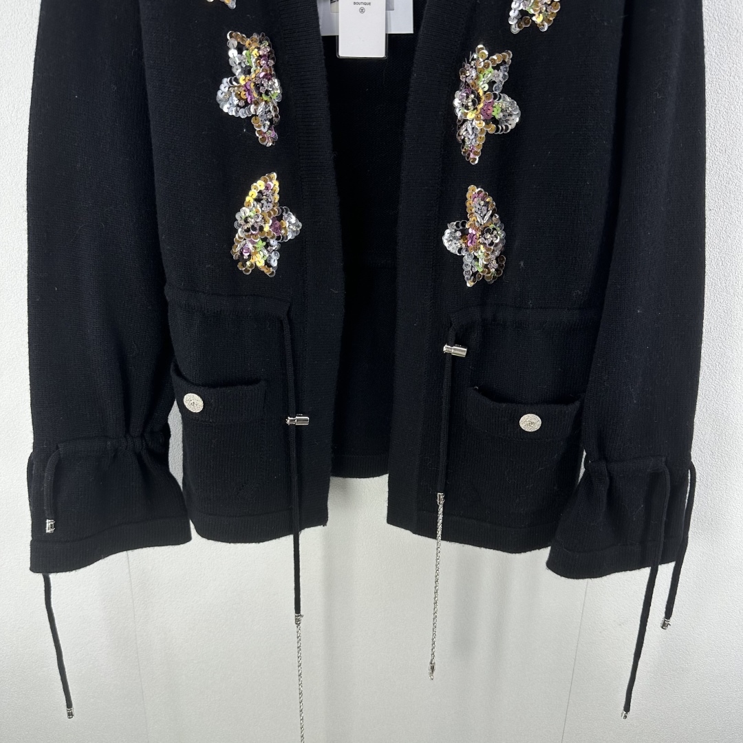 Chanel Black Cashmere Cardigan with Jeweled Floral Embellishments 7 cmp i1750782062066 552 0 4