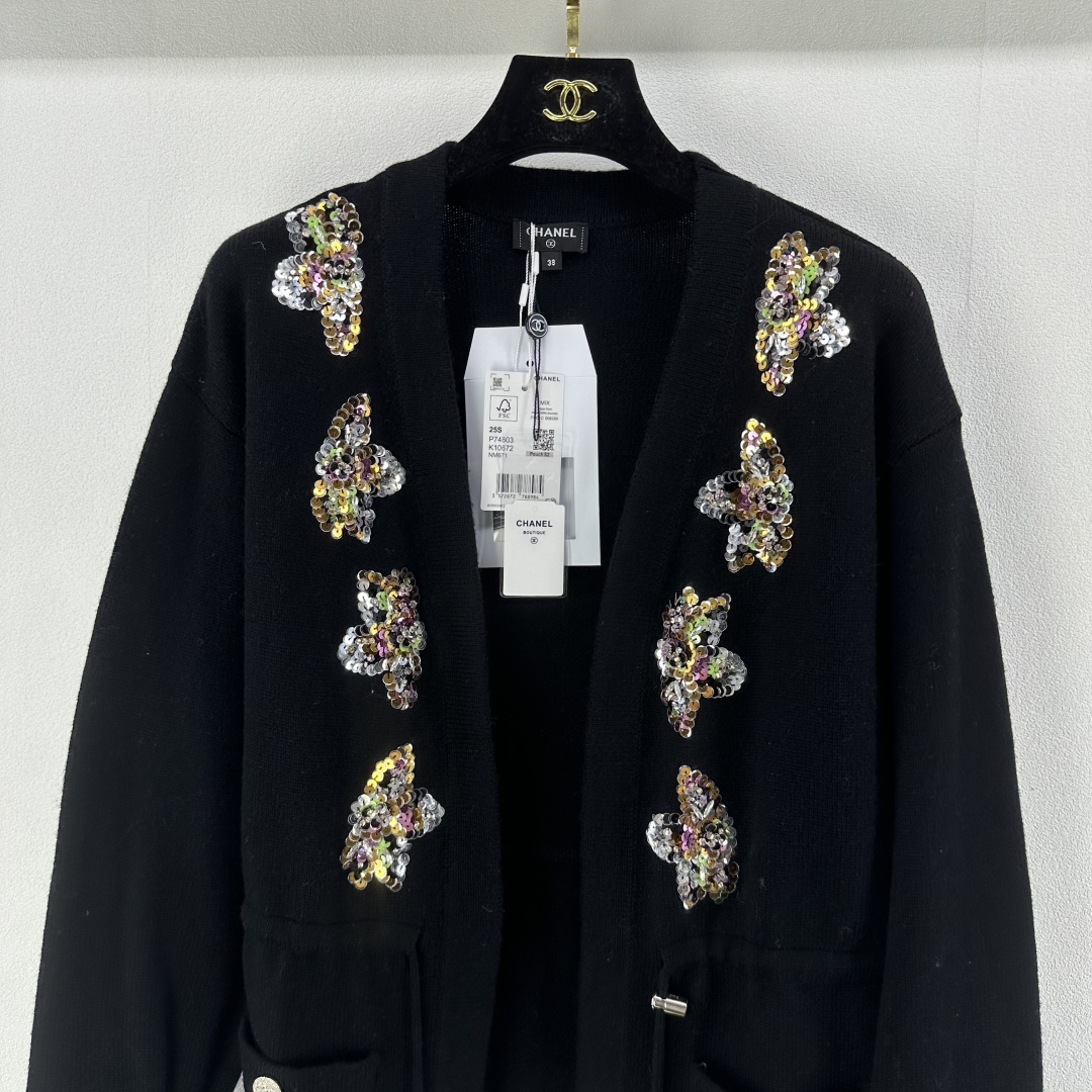 Chanel Black Cashmere Cardigan with Jeweled Floral Embellishments 5 cmp i1750782065422 4337 0 3