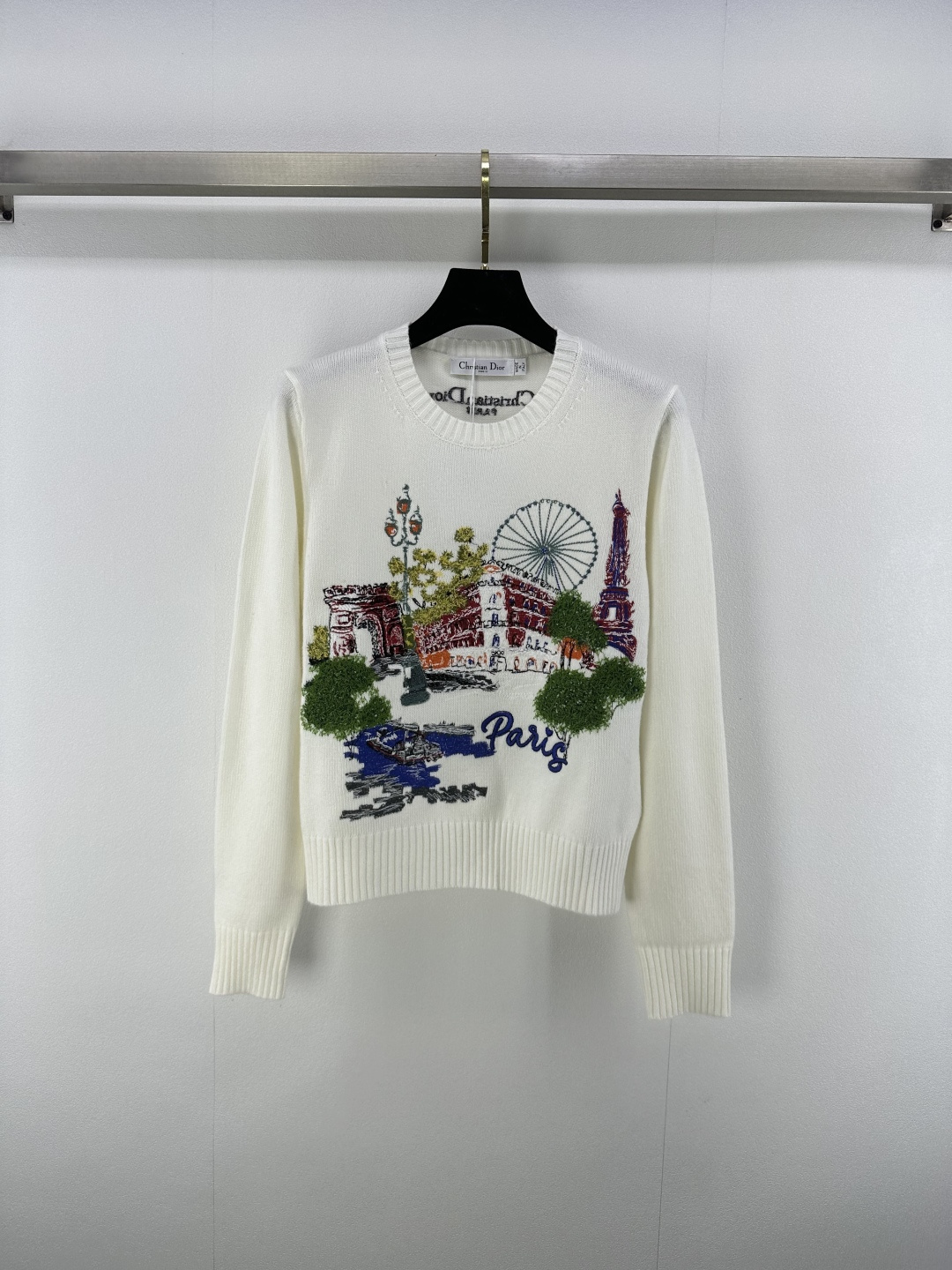 NO:435593,Dio* new details 25 summer new souvenir city limited series embroidery long sleeves yb heavy industry Paris iconic Paris tower embroidery decoration classic letter logo embroidery embroidery embroidery embroidery unique exquisite and fashionable 1 color 3 code SML, dior, alexander wang19860909Dio*上新细节 25 夏季新款souvenir城市限定系列刺绣长袖 yb重工巴黎标志性塞纳河畔巴黎铁塔刺绣装饰 后背经典字母logo刺绣点缀 独特精致时髦 1色3码SML,,dior,alexander wang,Women's clothing