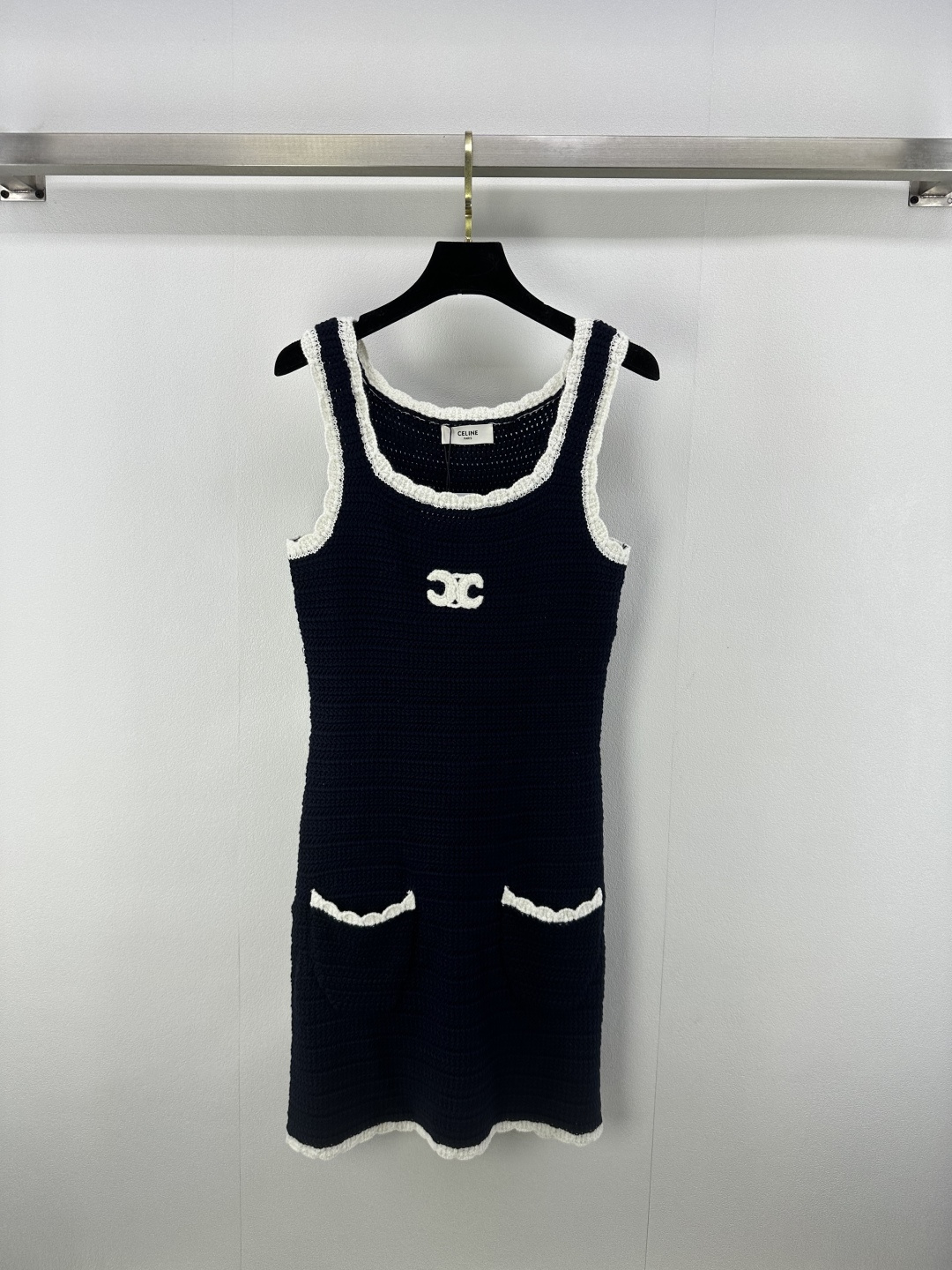 NO:435602,New Details on Celin* 25 Spring and Summer New Navy Blue Crochet Vest Dress!  Contrast color lace knitting heavy craftsmanship customization, versatile small A-style look super slim!  Sweet and cool, elegant and age-reducing girlish style, imported yarn texture is super comfortable, perfect workmanship quality depends on details. 1 color 3 code SML, celine, skirts, alexander wang19860909Celin*上新细节 25 春夏新款海军蓝钩针背心裙！撞色花边针织重工艺定制,百搭小A版型超显瘦！甜酷优雅减龄少女风,进口纱线质感超舒适,完美做工品质看细节. 1色3码SML,,celine,skirts,alexander wang,Women's clothing