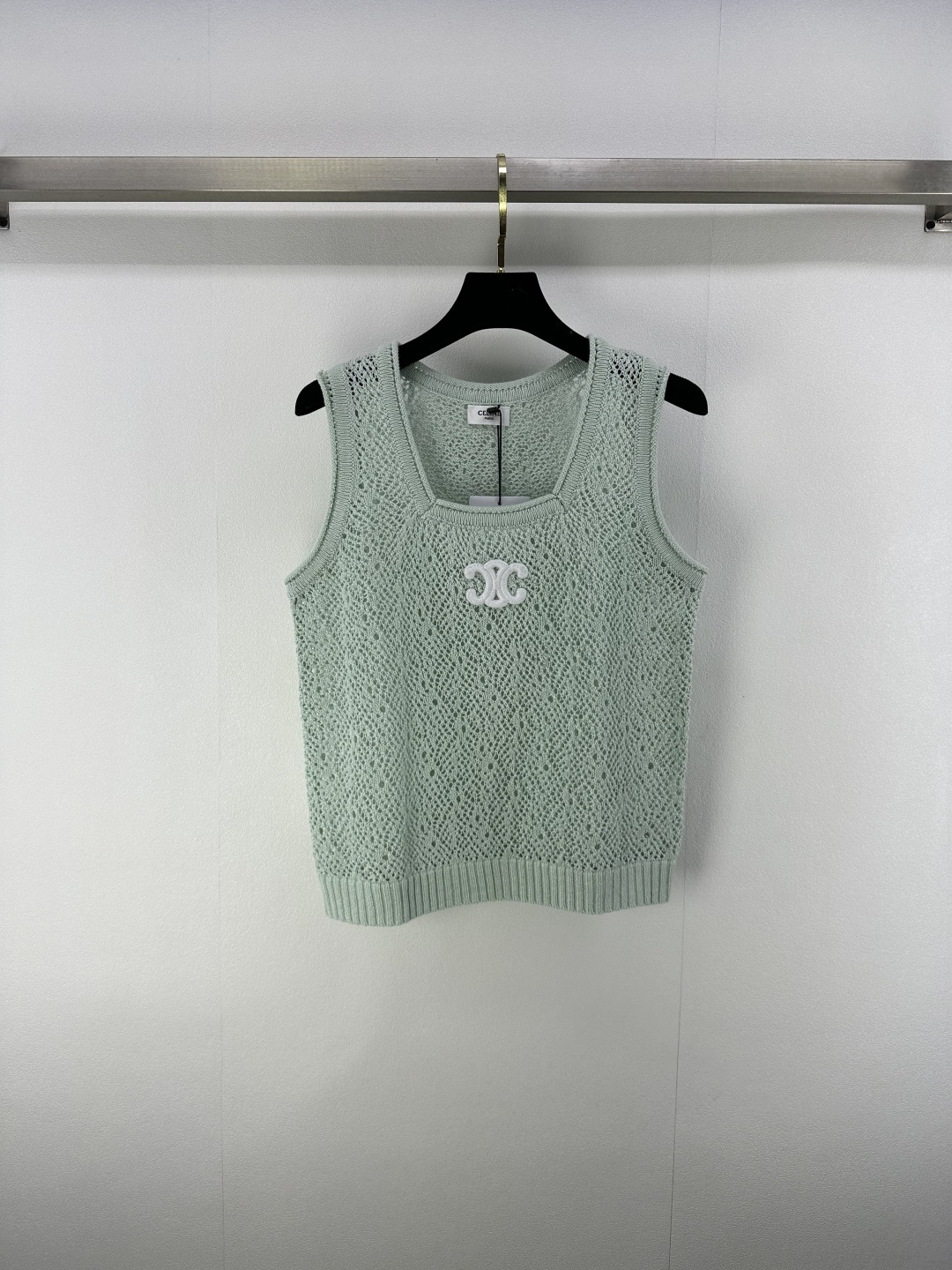 NO:436325,Celin* new details 25 summer new square neck vest positioning logo Square neck design reveals collarbone very fashionable~ the upper body looks very slim and high-end, single wear inside, 3 colors and 3 sizes SML, celine, alexander wang19860909Celin*上新细节 25 夏季新款方领背心 定位logo 方领设计露锁骨非常时髦~上身非常显瘦高级 单穿内搭都 3色3码SML,,celine,alexander wang,Women's clothing