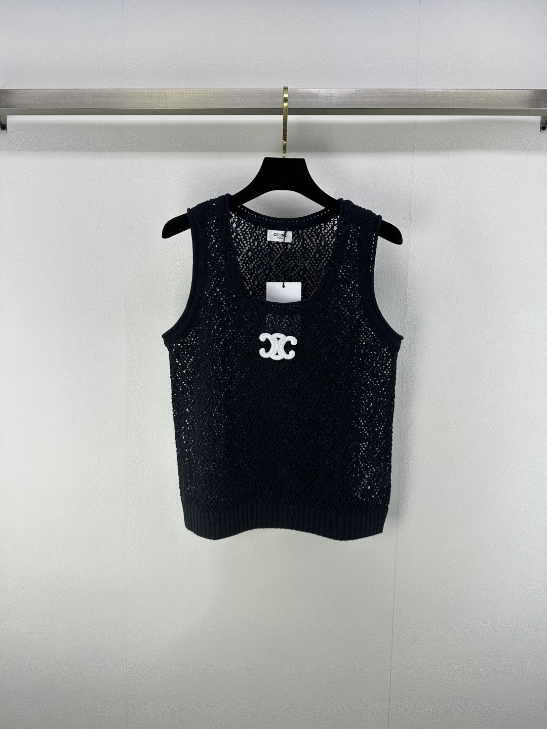 NO:436327,Celin* new details 25 summer new square neck vest positioning logo Square neck design reveals collarbone very fashionable ~ the upper body looks very slim and high-end, single wear inside, 3 colors and 3 sizes SML., celine, alexander wang19860909Celin*上新细节 25 夏季新款方领背心 定位logo 方领设计露锁骨非常时髦~上身非常显瘦高级 单穿内搭都 3色3码SML.,,celine,alexander wang,Women's clothing