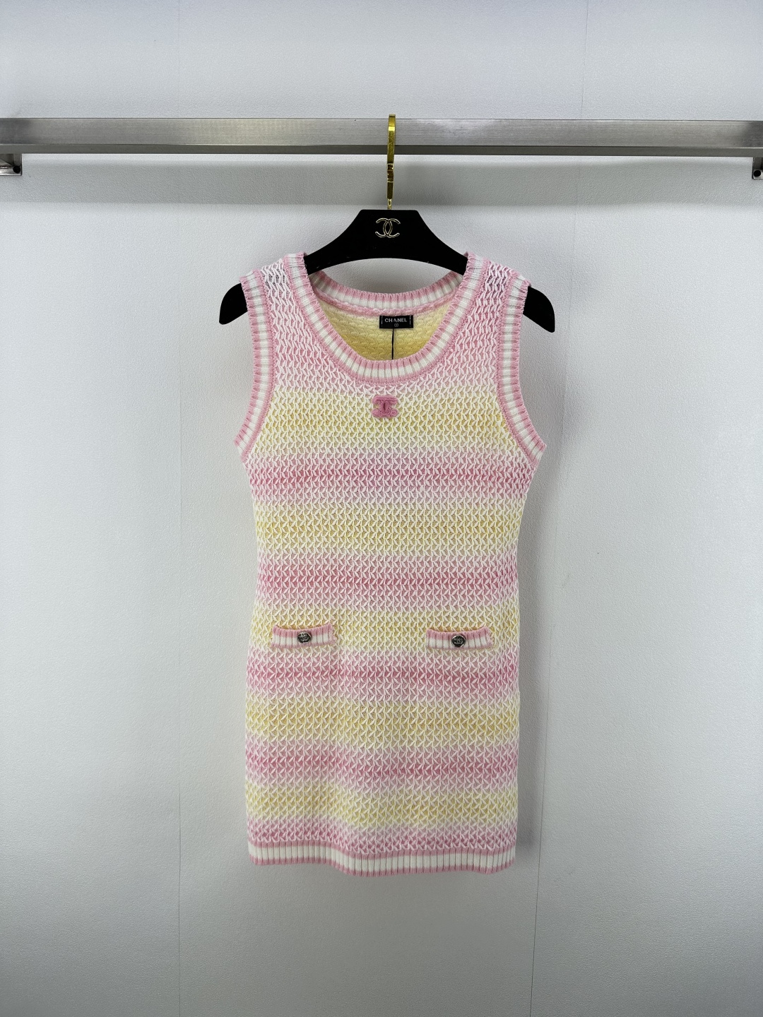 NO:441369,Chane* New details 25 Spring and summer new color vest skirt Multi-color knitted soft fabric Vibrant temperament and ladylike upper body fashionable and age-reducing 1 color 3 size SML, chanel, skirts, alexander wang19860909Chane* 上新细节 25 春夏新款彩色背心裙 多重色彩针织柔软面料 活力气质又淑女 上身时髦又减龄 1色3码SML,,chanel,skirts,alexander wang,Women's clothing