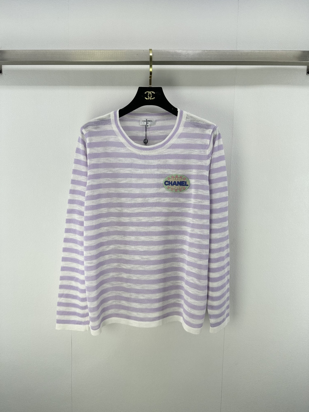 NO:446377,Chane* new details 25 The new knitted hollowed-out seal in early autumn long-sleeved whole clothes hollow design is both beautiful and unique, with a slightly transparent hazy and sensual and sweet ~ comfortable texture!  2 colors 3 codes SML, chanel, alexander wang19860909Chane*上新细节 25 早秋新款针织镂空章仔长袖整件衣服镂空设计 既好看又别致 有一点微微透的朦胧感性感不失甜美～质感舒适！ 2色3码SML,,chanel,alexander wang,Women's clothing