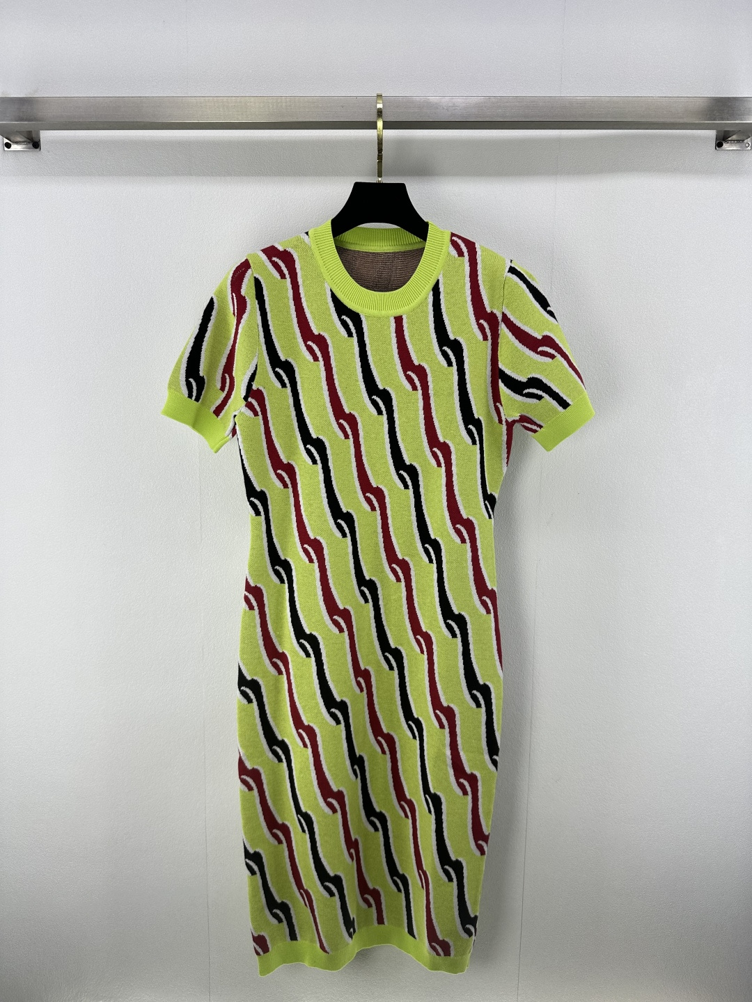 NO:447836,New details on Gucc* 26 Early spring new color-blocked short-sleeved skirt, color-blocked creates a spring vivid feeling, knitted texture wraps just right comfort and neat, simple and high-end, easy to grasp French elegance 2 colors 3 codes SML, gucci, skirts, T-shirt, alexander wang19860909Gucc*上新细节 26 早春新款拼色短袖裙,拼色撞出春日鲜活感,针织肌理裹着刚刚好的舒适与利落, 简约又高级, 轻松拿捏法式优雅 2色3码SML,,gucci,skirts,T-shirt,alexander wang,Women's clothing