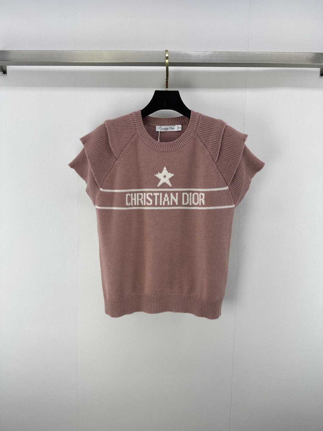 NO:447843,Dio* new details 25 Spring and Autumn New Knitted Round Neck Lotus Leaf Collar Short Sleeve Lotus Leaf Sleeve Design Classic Brand Lucky Star Letter Logo Contrast Jacquard Decoration Age Reducing Exquisite and Fashionable versatile 2 Colors 3 Codes SML, Dior, T-shirt, alexander wang19860909Dio*上新细节 25 春秋新款针织圆领荷叶领短袖 荷叶袖设计 经典品牌幸运星字母logo撞色提花装饰 减龄精致时髦百搭 2色3码SML,,dior,T-shirt,alexander wang,Women's clothing