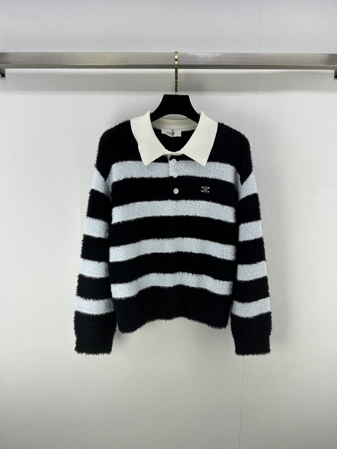 NO:451252,Celin* new details 25 new Autumn and Winter Lapel Short Sleeve Embroidery Logo Embellishment Spliced ​​Contrast Mink Fur Youthful Pink and Tender Colors Full of Paired Colors, versatile and age-reducing 3 colors and 3 codes SML, celine, T-shirt, alexander wang19860909Celin*上新细节 25 秋冬新款翻领短袖刺绣logo点缀 拼接撞色水貂绒 青春粉嫩色系满满 百搭又减龄 3色3码SML,,celine,T-shirt,alexander wang,Women's clothing