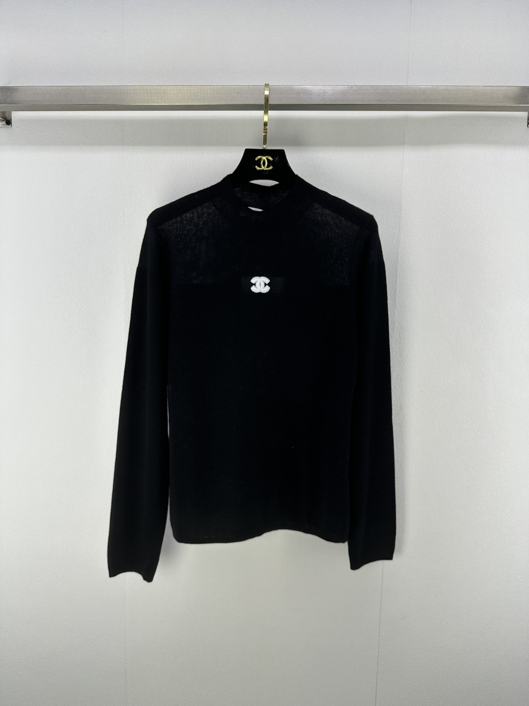 NO:451228,Chane* new details 25 new autumn round neck long sleeve positioning logo shoulder perspective effect highlights femininity first choice for autumn outfits 3 colors 3 code SML, chanel, alexander wang19860909Chane*上新细节 25 秋季新款圆领长袖 定位logo 肩部透视效果个性凸显女人味 秋季穿搭首选 3色3码SML,,chanel,alexander wang,Women's clothing