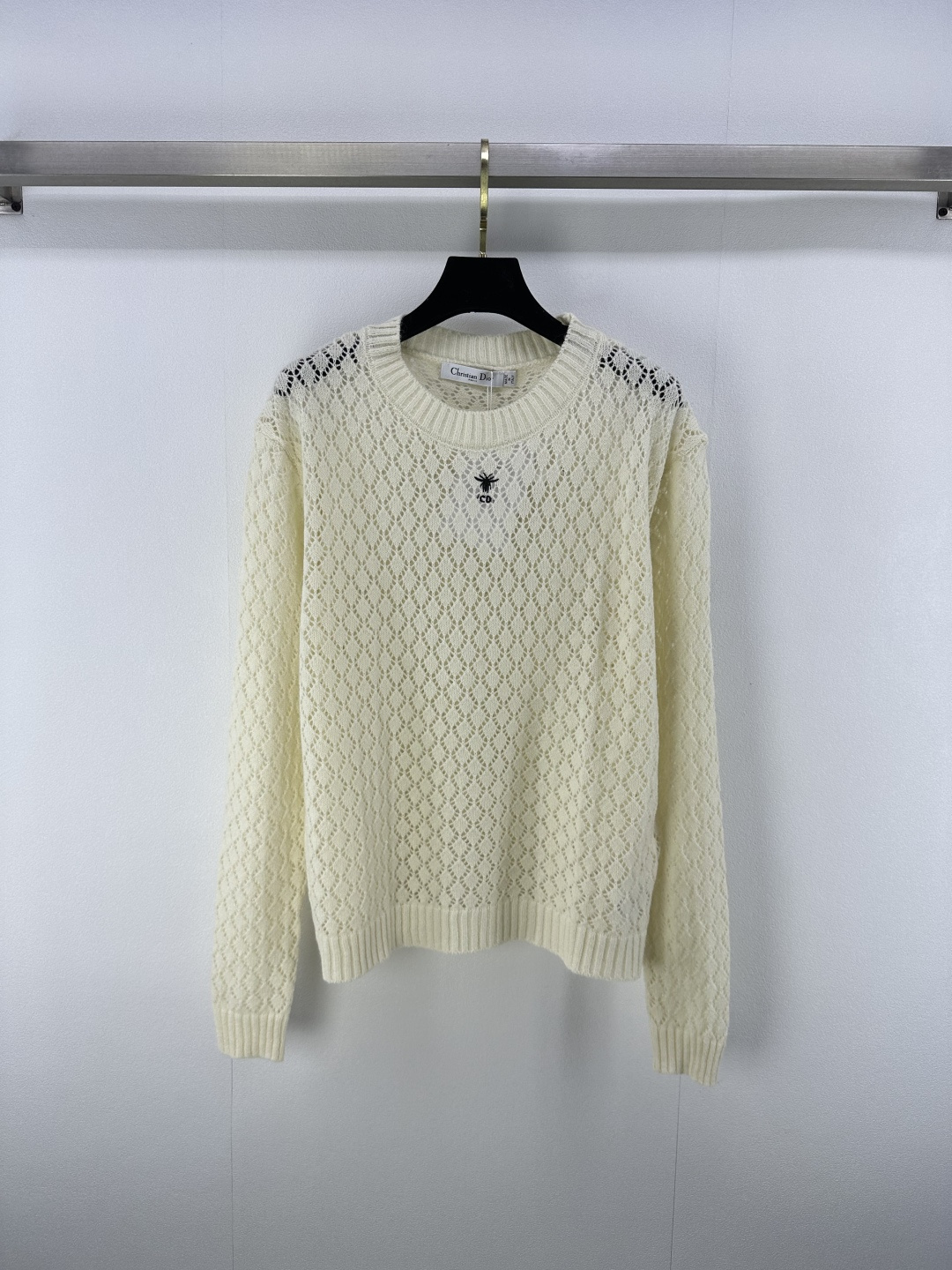 NO:453036,New in Dio* Details 25 New Summer Hollow Textured Long Sleeves!  A slightly transparent sexy and fashionable piece of product!  Imported yarn has soft, delicate, comfortable and breathable texture, a must-have item for white and rich beauty, sweet and mysterious and noble!  Imported Swiss woven craftsmanship classic style and elegant temperament. Classic and unscrupulous upper body look super slim. 3 colors and 3 codes SML, dior, alexander wang19860909Dio*上新 细节 25 夏季新款镂空纹理长袖！微透小性感时髦精叠搭单品！进口纱线质感柔软细腻舒适透气,白富美必备单品,又甜气质神秘又高贵！进口瑞士机织工艺经典版型气质随性优雅.经典不挑人上身超显瘦 3色3码SML,,dior,alexander wang,Women's clothing