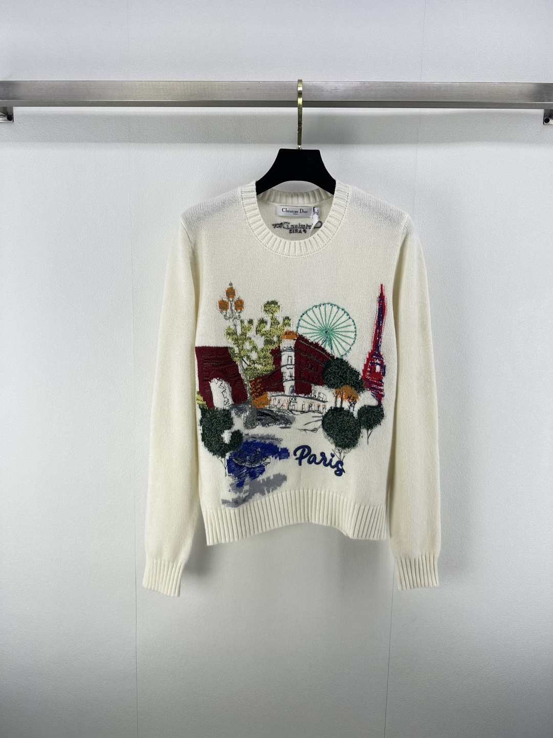 NO:455363,Dio* New Details 25 The latest series of early autumn city limited city view round neck knitted long sleeves!  Custom imported cashmere material, round neck knitted long-sleeved cutting, ready-to-wear is made of hand-drawn sketching techniques, outlining the city street scene of the Ferris wheel, rich patterns and colors are full of eye-catching, and the brand's high-end design feel is full of!  1 color 3 code SML, dior, alexander wang19860909Dio* 上新细节 25 早秋最新系列城市限定城景圆领针织长袖！定制进口羊绒材质 圆领针织长袖裁剪 成衣以大面积手绘素描手法 勾勒摩天轮城市街景 层次丰富的图案和色彩满满亮眼 后背品牌高级设计感拉满！ 1色3码SML,,dior,alexander wang,Women's clothing