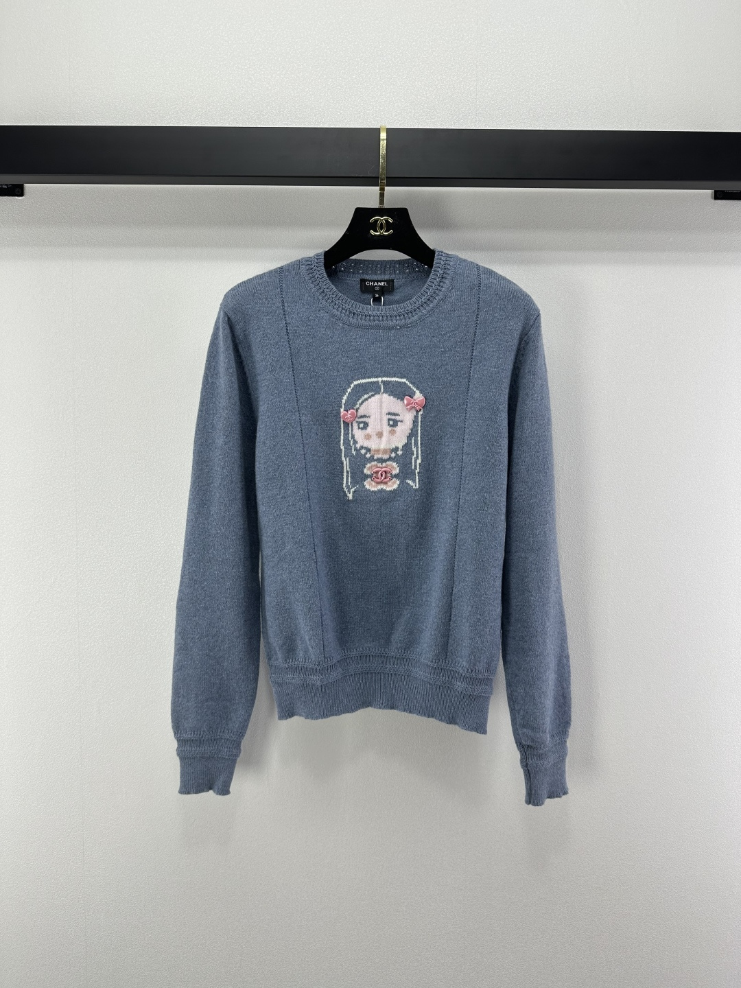 NO:501733,Chane* new details, new knitted round neck, head and long sleeves, brand cartoon characters, yb mold opening logo hardware embellishment, classic simple daily versatile 2 colors, 3 codes, SML, chanel, alexander wang19860909Chane*上新细节 秋冬新款针织圆领人头套头长袖 品牌卡通人物yb开模logo五金点缀 经典简约日常百搭 2色3码SML,,chanel,alexander wang,Women's clothing