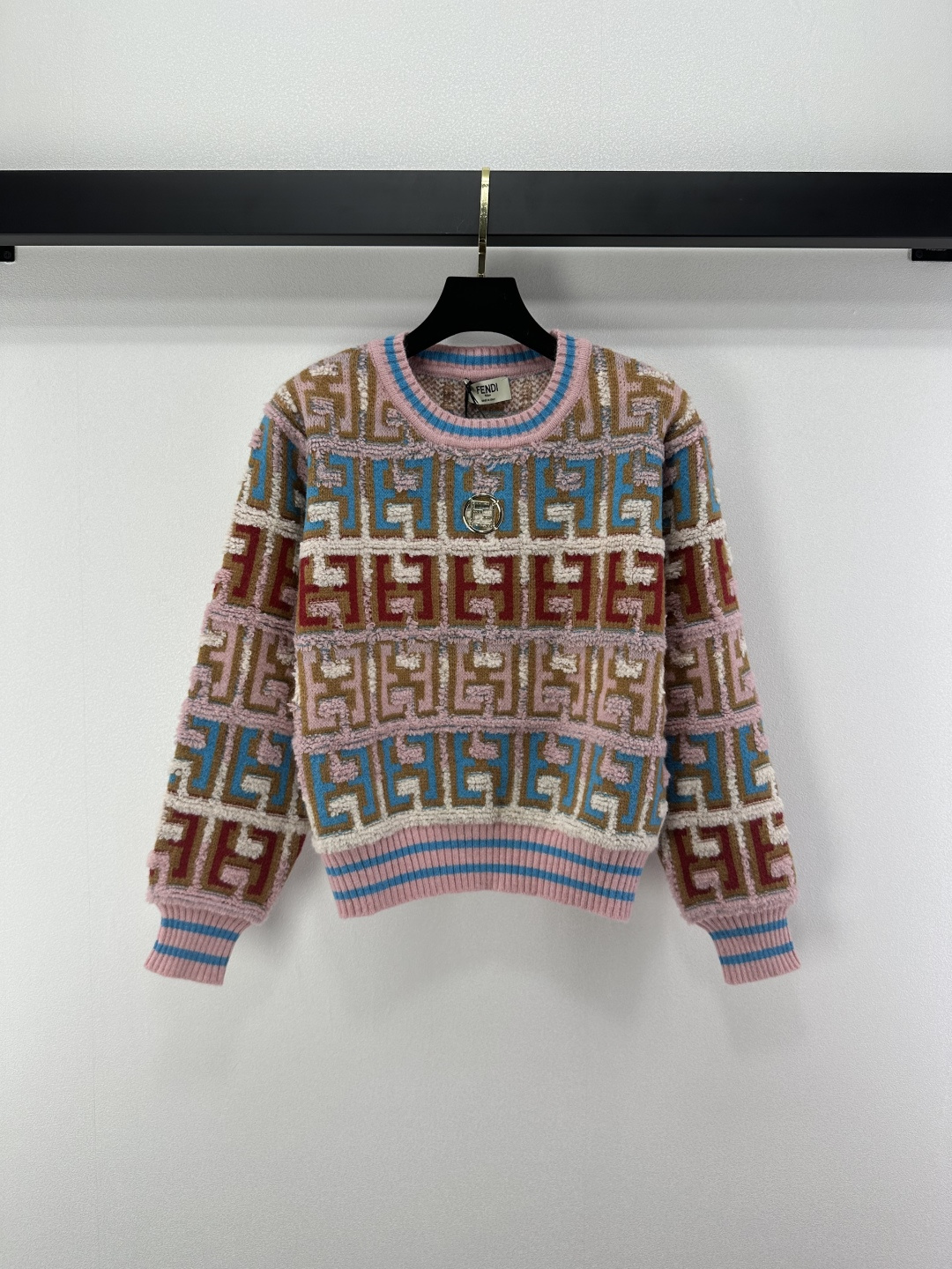 NO:501757,Fend* new details, new knitted round neck flocking long-sleeved sweater wool fabric mixed heavy industry, color matching youthful, inclusive and not picky, versatile and not picky, 1 color 3 code SML, fendi, sweaters, alexander wang19860909Fend*上新细节 秋冬新款针织圆领植绒长袖毛衣绵羊毛面料混织重工打造 彩色配色青春 包容性强不挑人 百搭不挑人 1色3码SML,,fendi,sweaters,alexander wang,Women's clothing