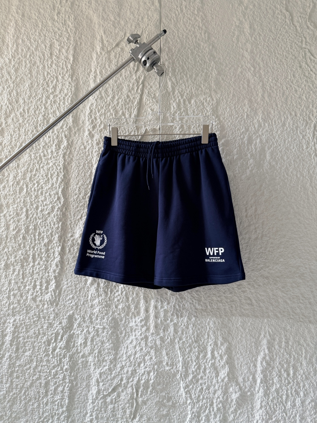 Шорты Balenciaga с принтом WFP