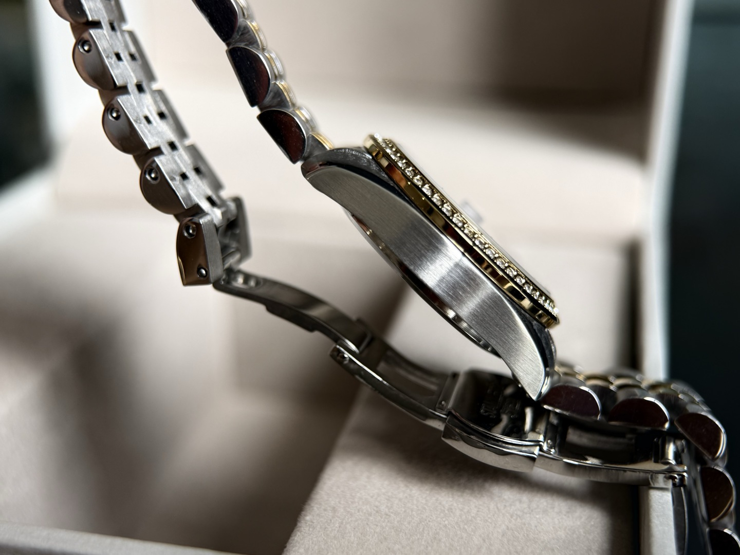 Chanel Luxury Timepiece Watch Ref 6