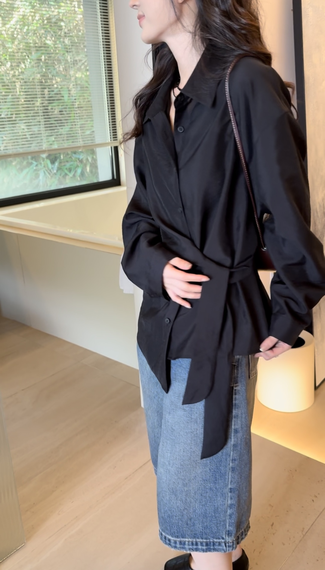High-Quality Women’s Suit by YSL: Classic Black with Elegant Design - 图片 9