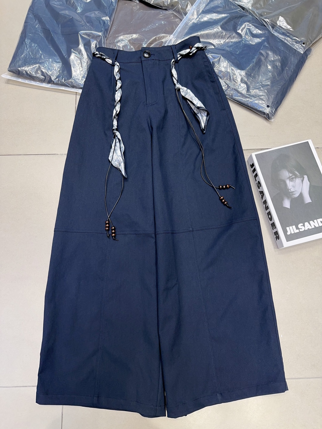 High-Quality Women’s Clothes: Silk Towels, Wide-Banded Design, Daily Wear in Morning and Fall - 图片 7