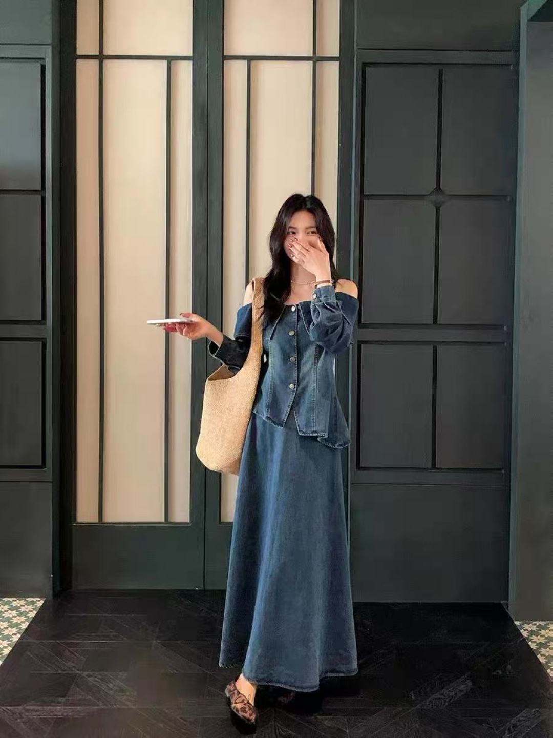 “YSL Retrospective Cowboy Shoulder-Opening Female Suit: Fashion Icon for Urban Beauty” - 图片 9