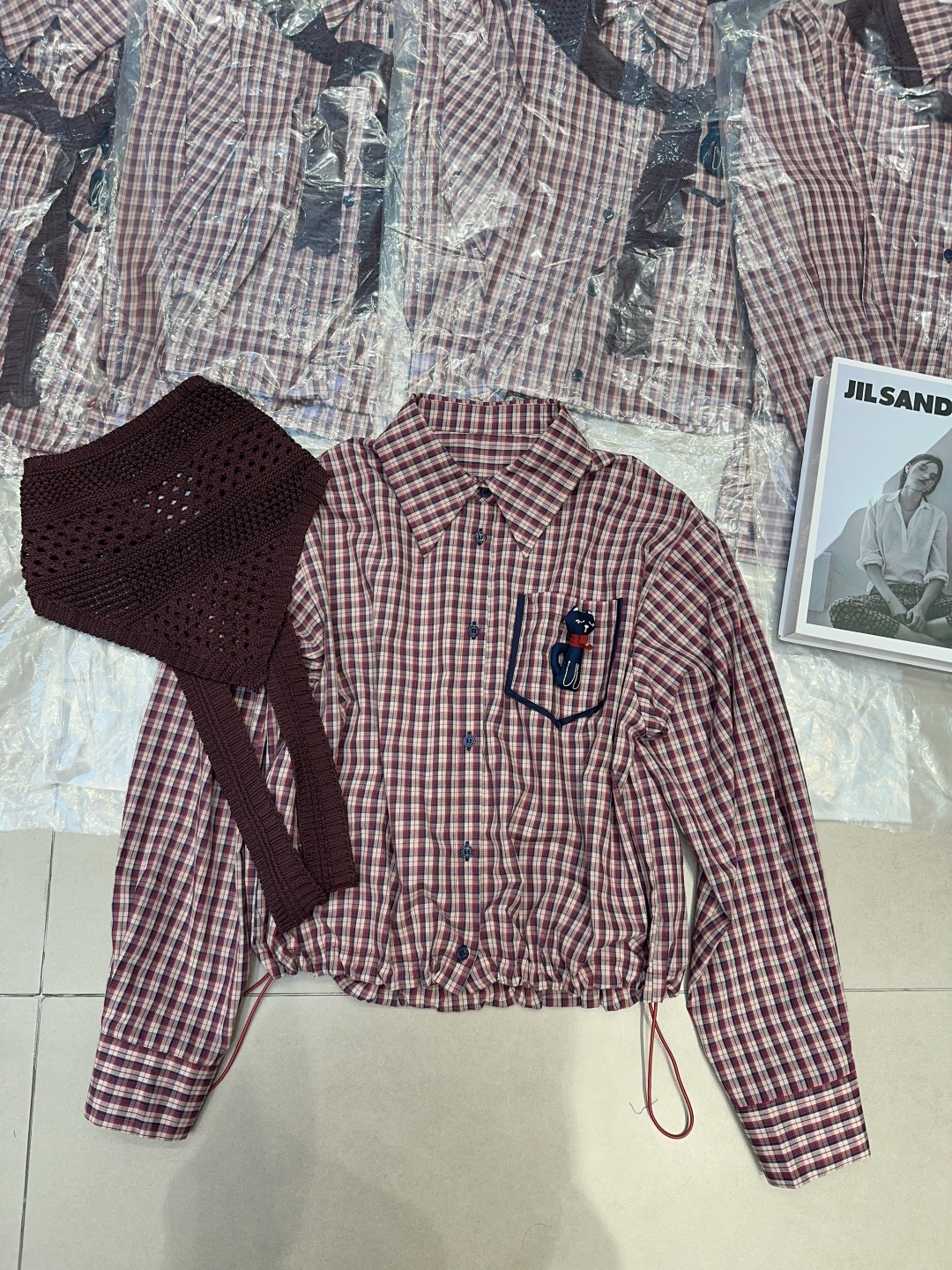 “High Quality Female Clothes: Early Autumn Collection Featuring Acne Studio Knitwear” - 图片 7