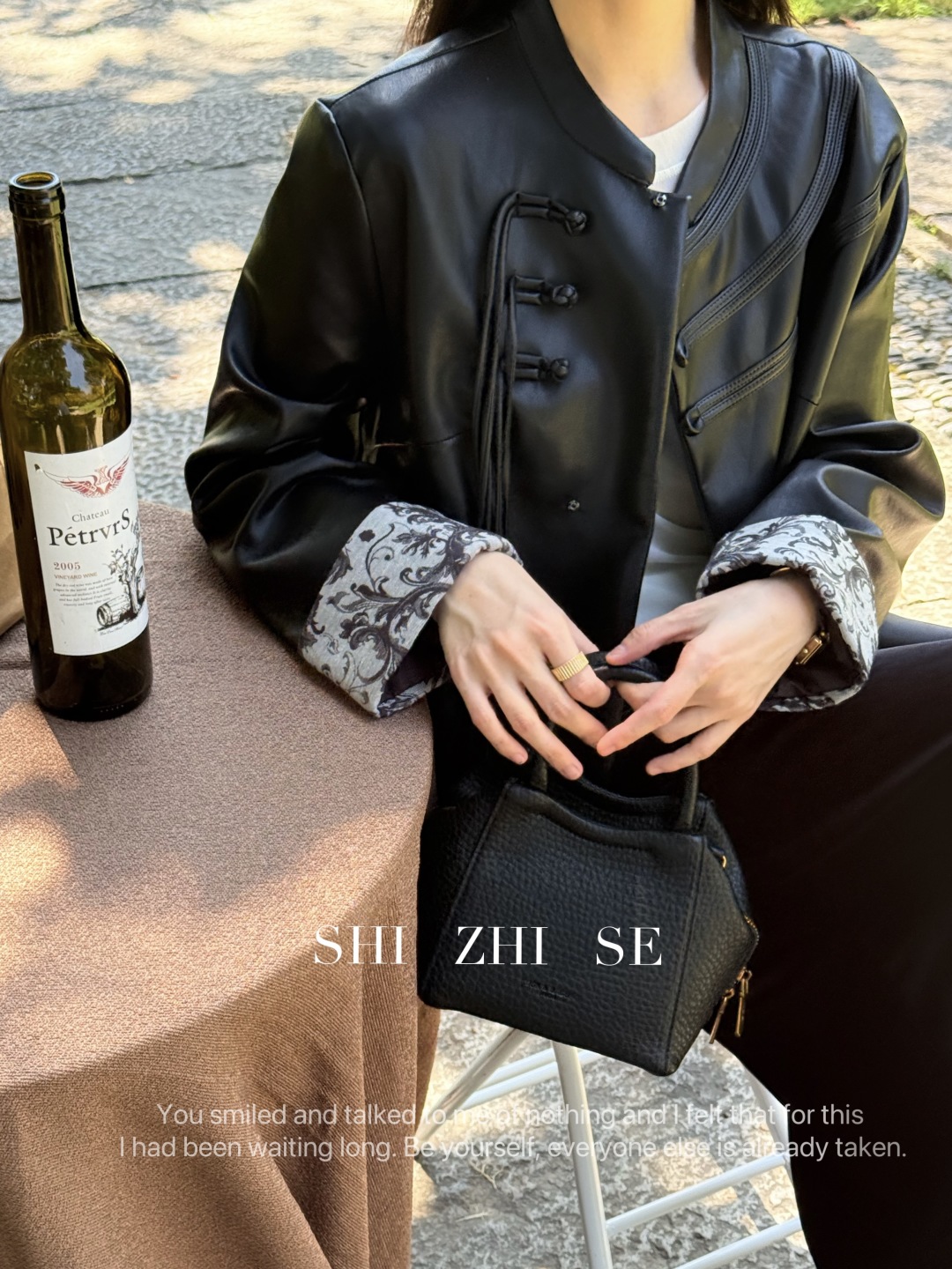 “High-End Women’s Suit with Tang Windmill Buttons: A Fusion of Tradition and Modern Style” - 图片 4