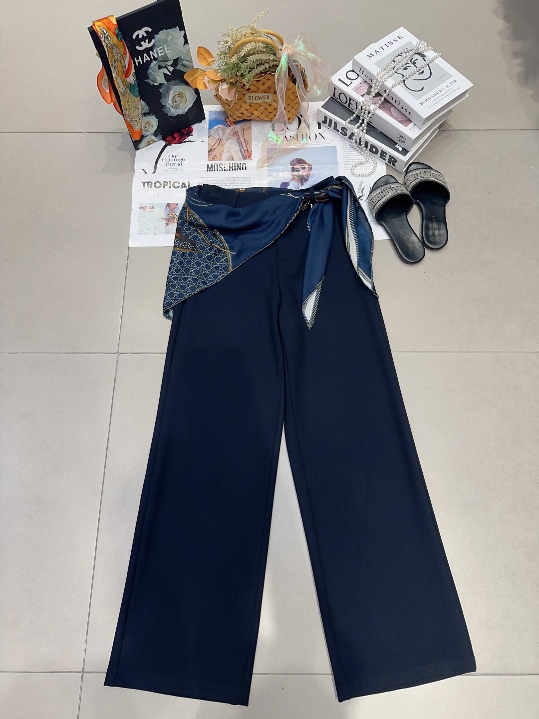 “High-Quality Women’s Suit with Unique H Design – SMLXL Collection” - 图片 9