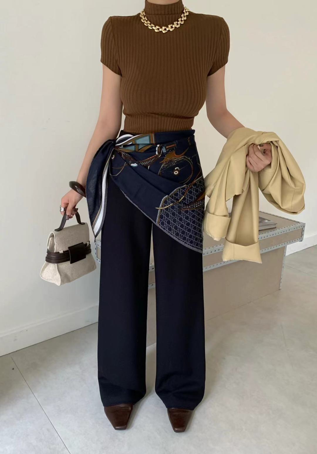 “High-Quality Women’s Suit with Unique H Design – SMLXL Collection” - 图片 2