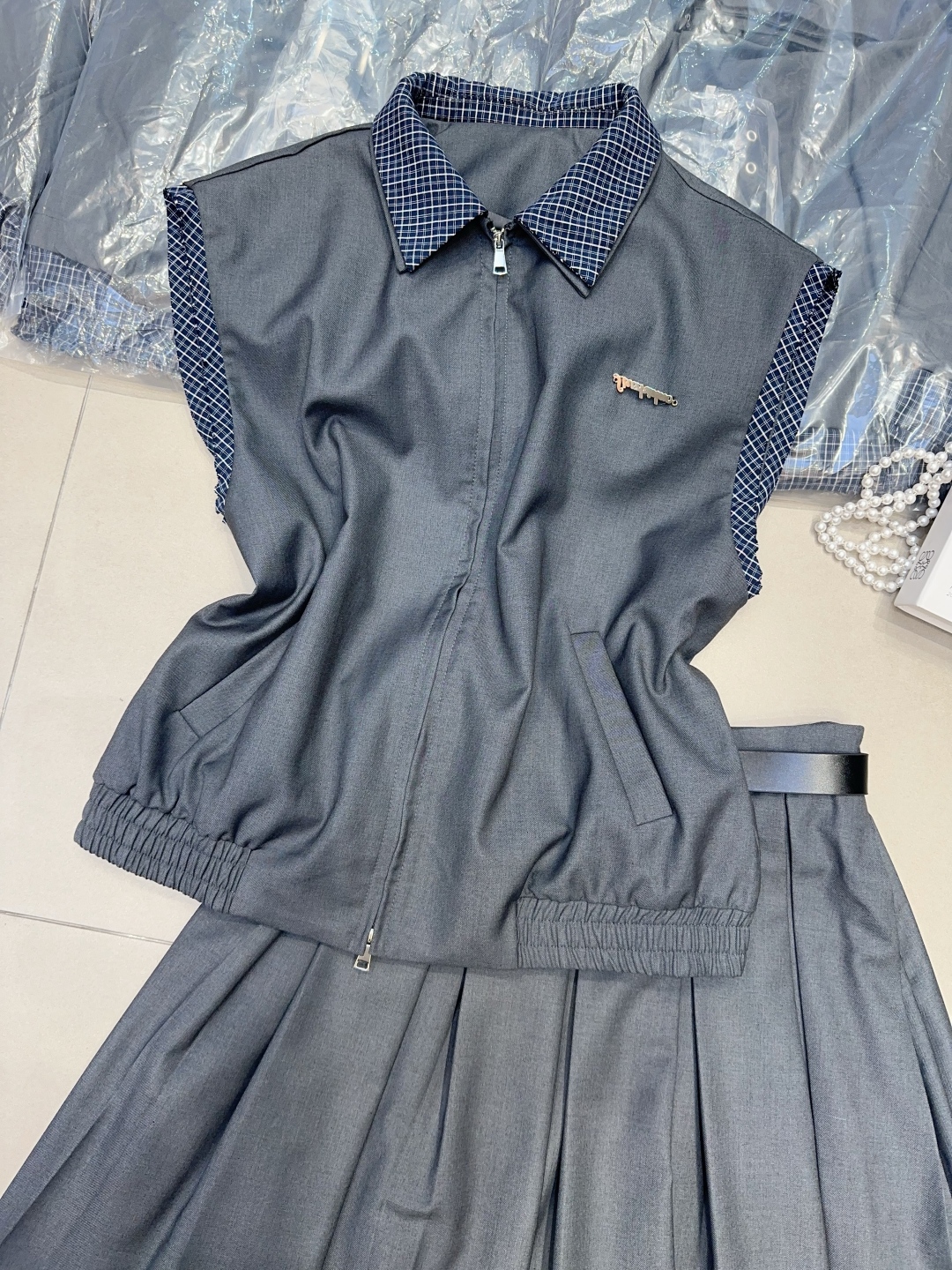 “High-End Quality Women’s Suit: Miu Master’s Sleeveless Collar Dress with Luxury Design | SMLXL Fashion Style” - 图片 3