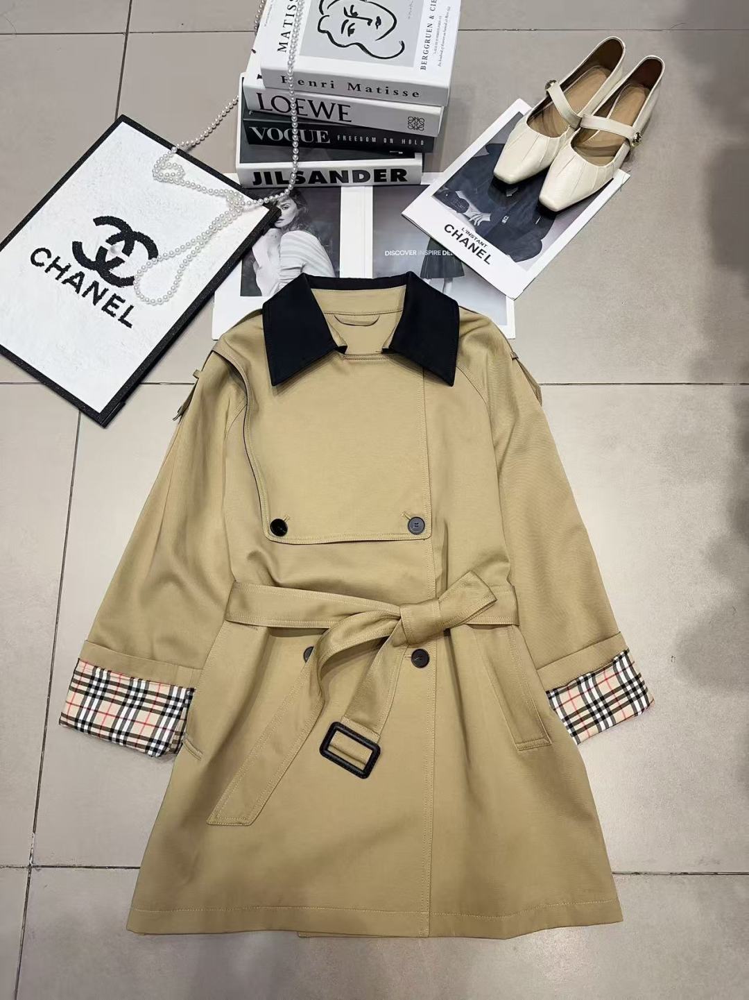 Elegant Women's Double-Breasted Trench Coat with Contrast Collar Detail 6 cmp i1758271067289 5884 0 5