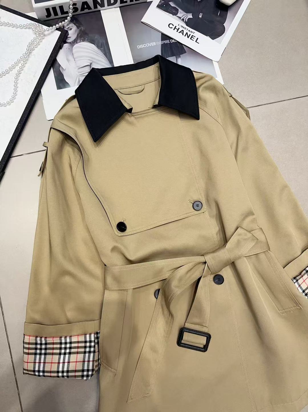 Elegant Women's Double-Breasted Trench Coat with Contrast Collar Detail 7 cmp i1758271067289 7263 0 6