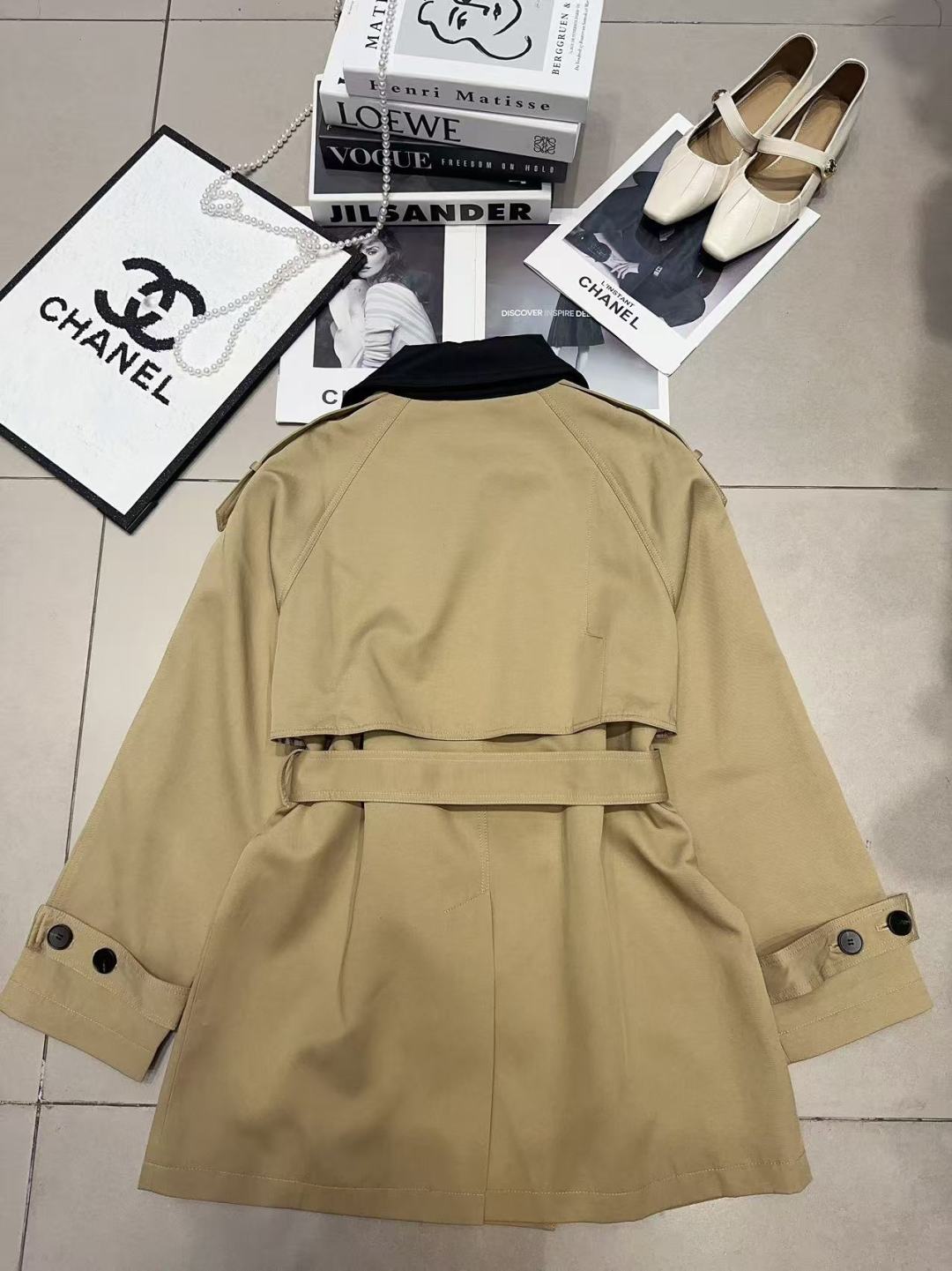Elegant Women's Double-Breasted Trench Coat with Contrast Collar Detail 9 cmp i1758271069081 8701 0 8