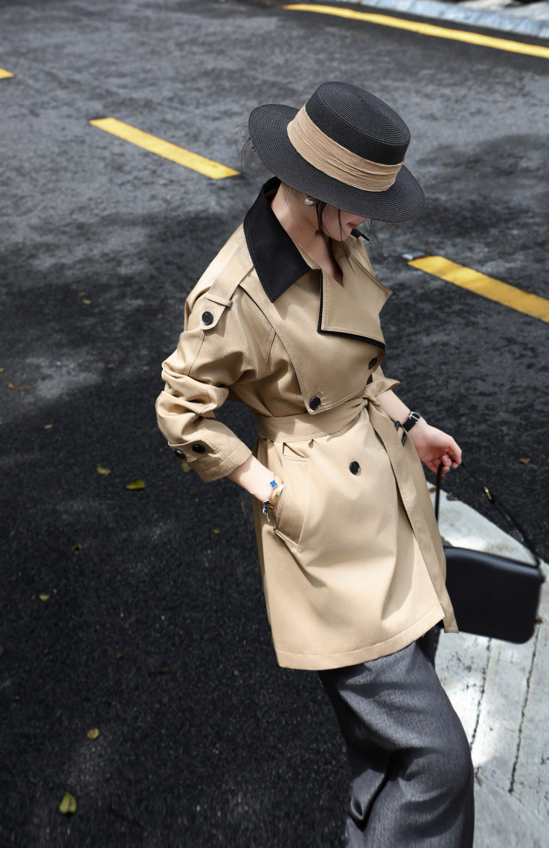 Elegant Women's Double-Breasted Trench Coat with Contrast Collar Detail 3 cmp i1758271069084 261 0 3