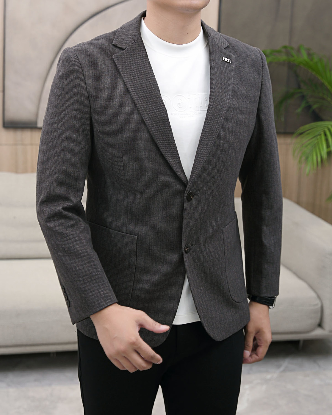 NO:734783,Dior/25SS autumn and winter two-piece suit, exquisite embellishment, extremely exquisite workmanship, fine and well-proportioned wiring, no excess thread, fully hemmed inside, customized imported nylon fiber blended fabric, slim and stylish high-quality fashion, the best product for various occasions, whether it is business or leisure time!  Size M-XXXL (please state your height and weight when placing an order), dior, business suit,19860909迪奥/25SS秋冬两粒西装西服,精致点缀,做工极其精湛,走线细密匀称,无多余线头,内里全包边,定制进口锦纶纤维混纺面料,修身有型的高品质时装,无论是商务还是休闲时候都能胜任各种场合的最佳强货！ 码数M-XXXL（下单请报身高体重）,,dior,business suit,,Men's clothing