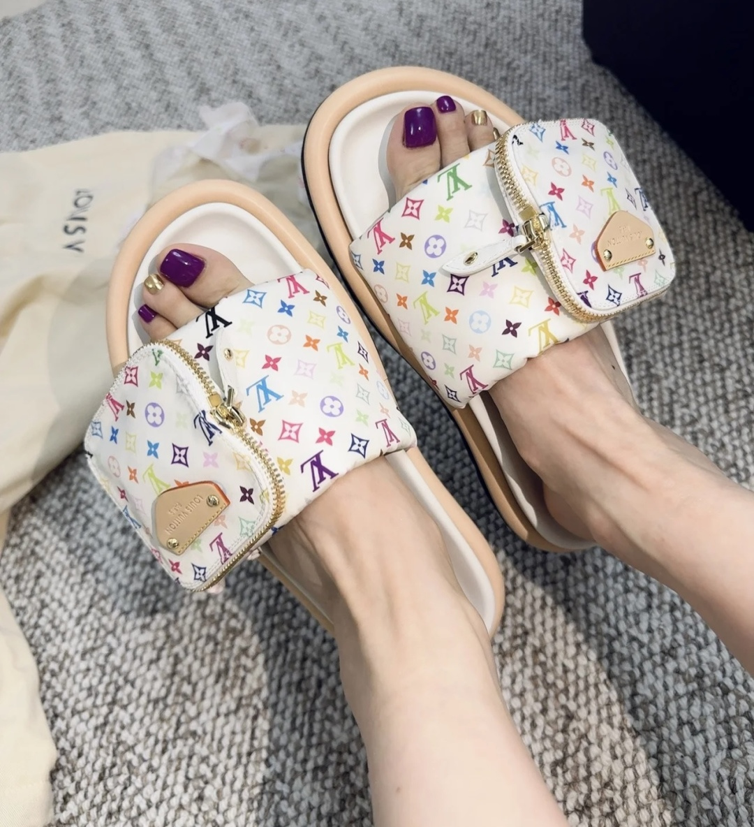 Louis Vuitton Slides 10705
