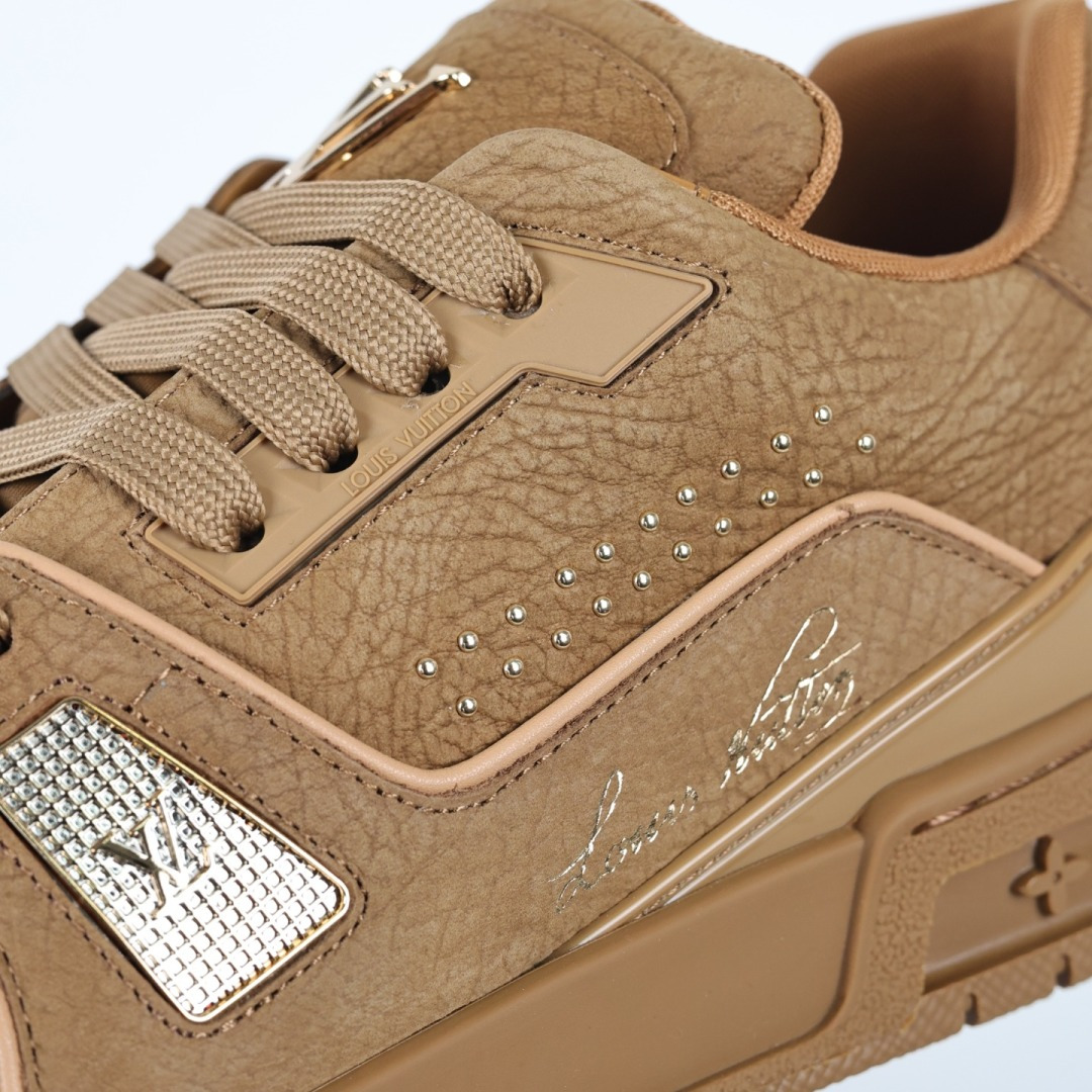 480 X1 东莞 210个配色 市售顶级版本 驴家LV Trainer 原版完美楦型 东莞大厂出产 品控胜过市面百分之95 棕色铆钉配色