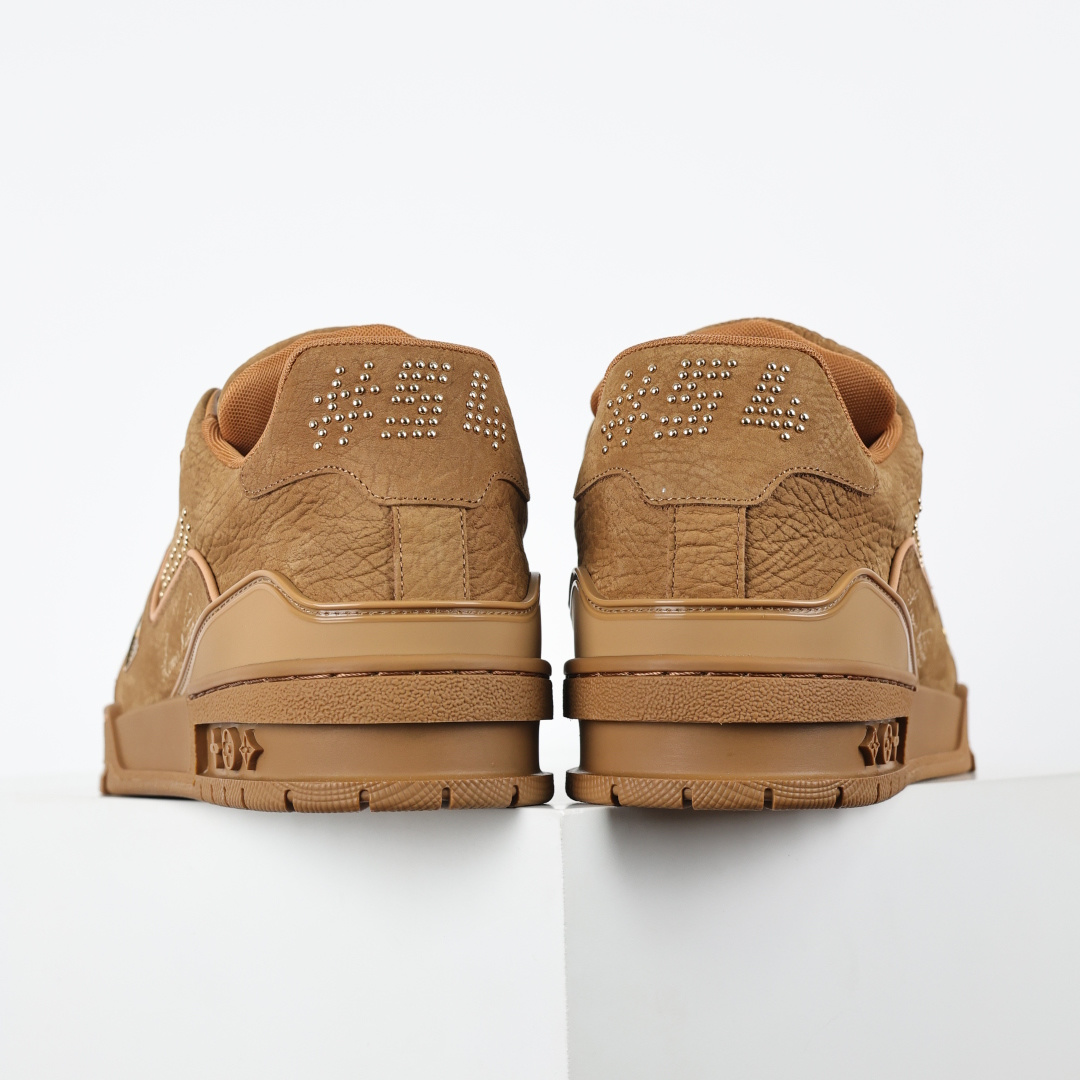 480 X1 东莞 210个配色 市售顶级版本 驴家LV Trainer 原版完美楦型 东莞大厂出产 品控胜过市面百分之95 棕色铆钉配色