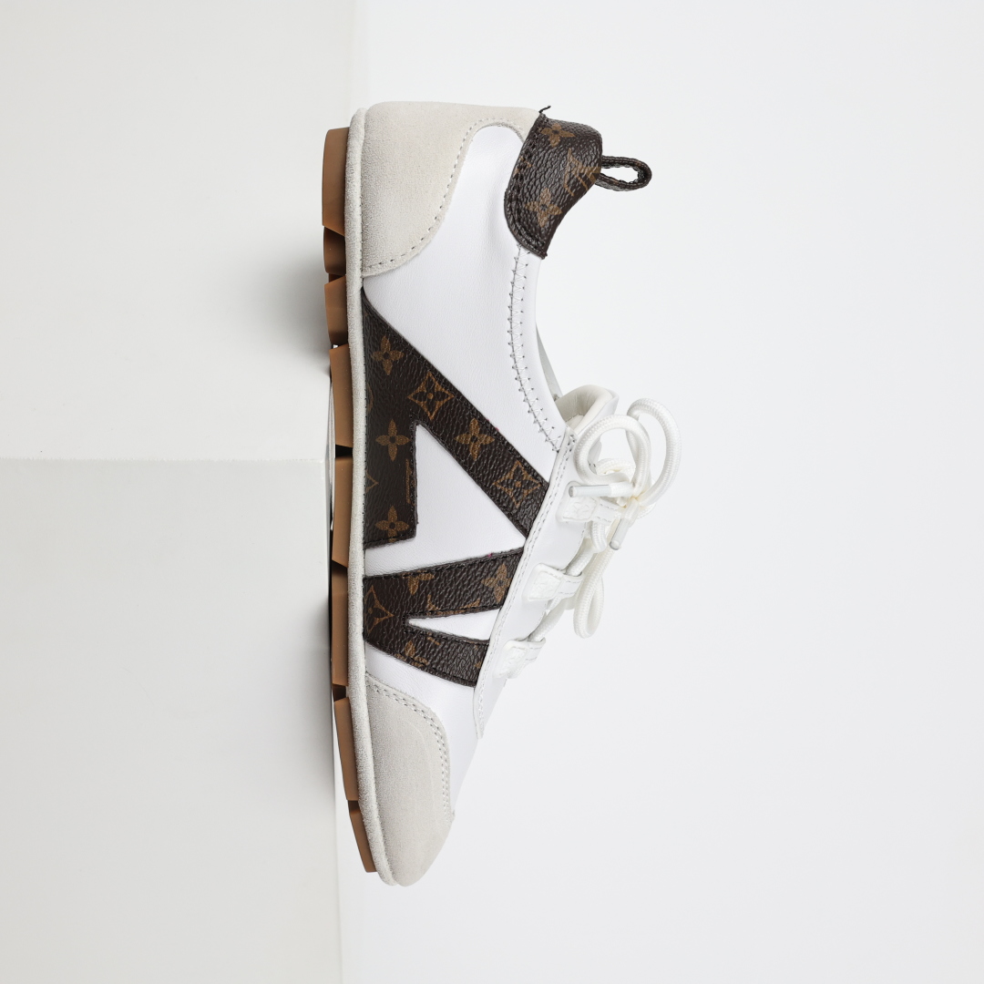 LV SNEAKERWA 芭蕾运动鞋 革勾勒绒面牛皮革饰边