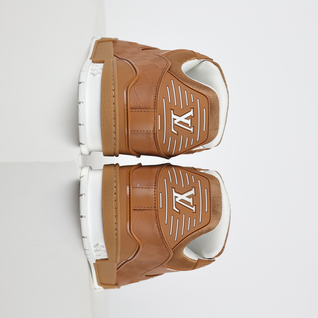 
LV trainer 2025限定系列休闲运动篮球鞋 滑板鞋 
代购天花板级别 全套原装飞机盒包装

