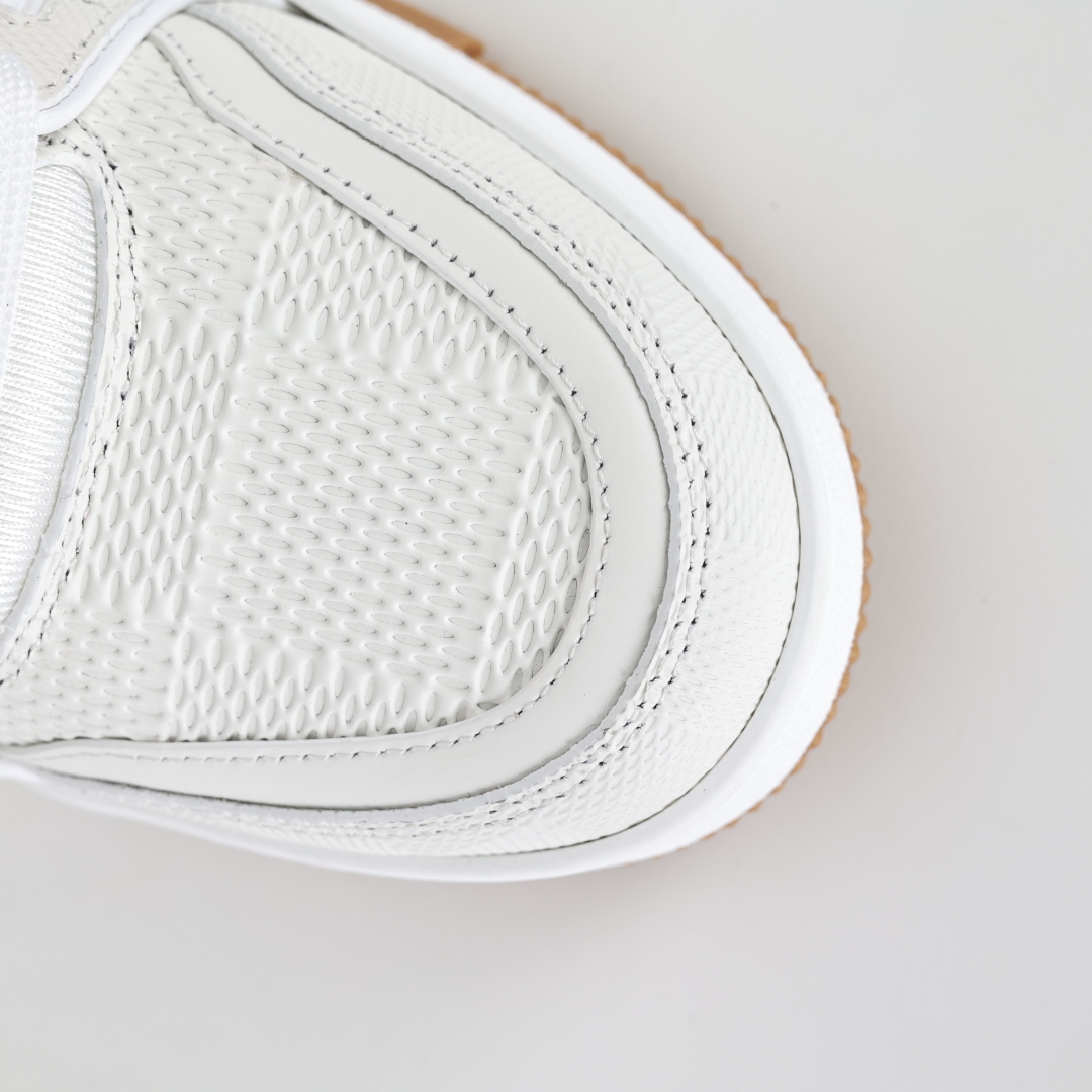 
LV trainer 2025限定系列休闲运动篮球鞋 滑板鞋 
代购天花板级别 全套原装飞机盒包装

